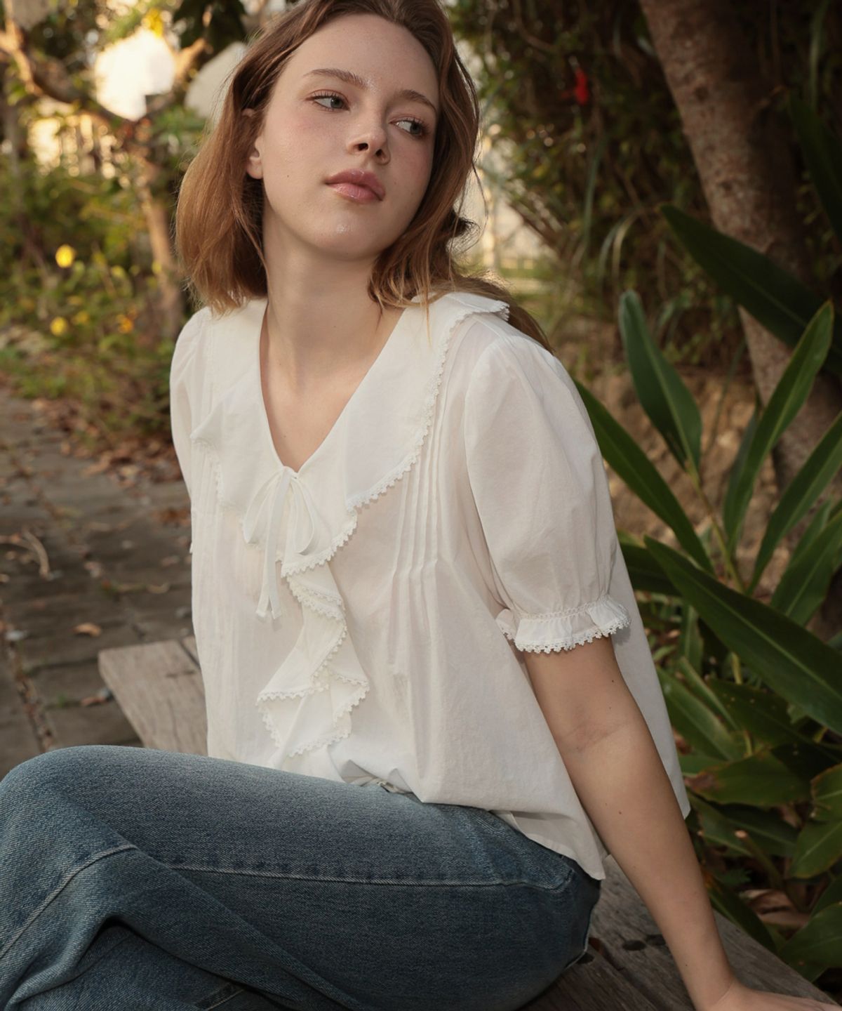 드헤베(DEHEVE) Puff Sleeve Ruffle Blouse [Ivory]