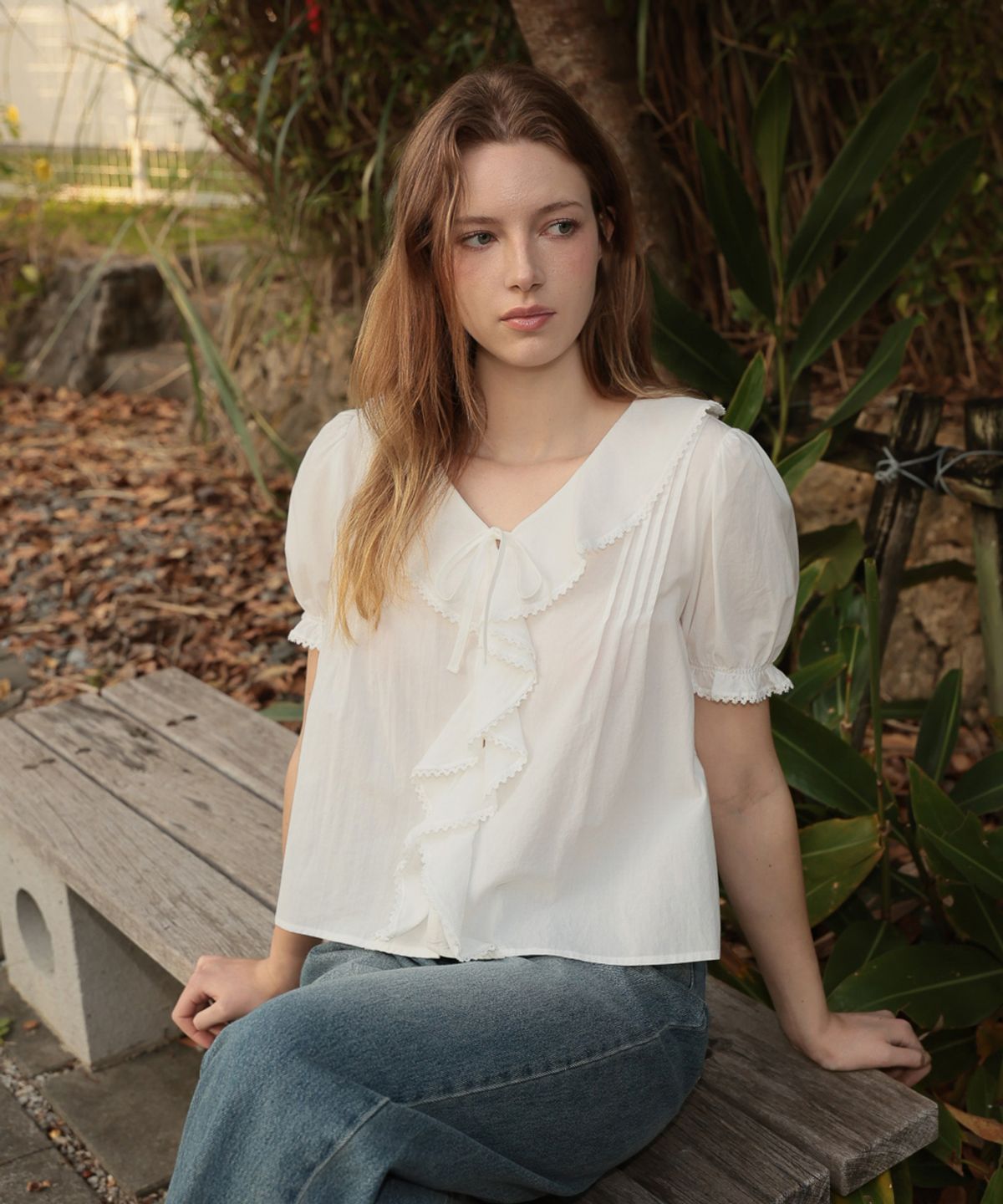 드헤베(DEHEVE) Puff Sleeve Ruffle Blouse [Ivory]