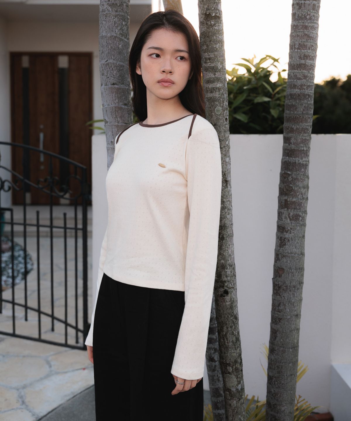 드헤베(DEHEVE) Eyelet Boat Neck Long Sleeve [Ivory]