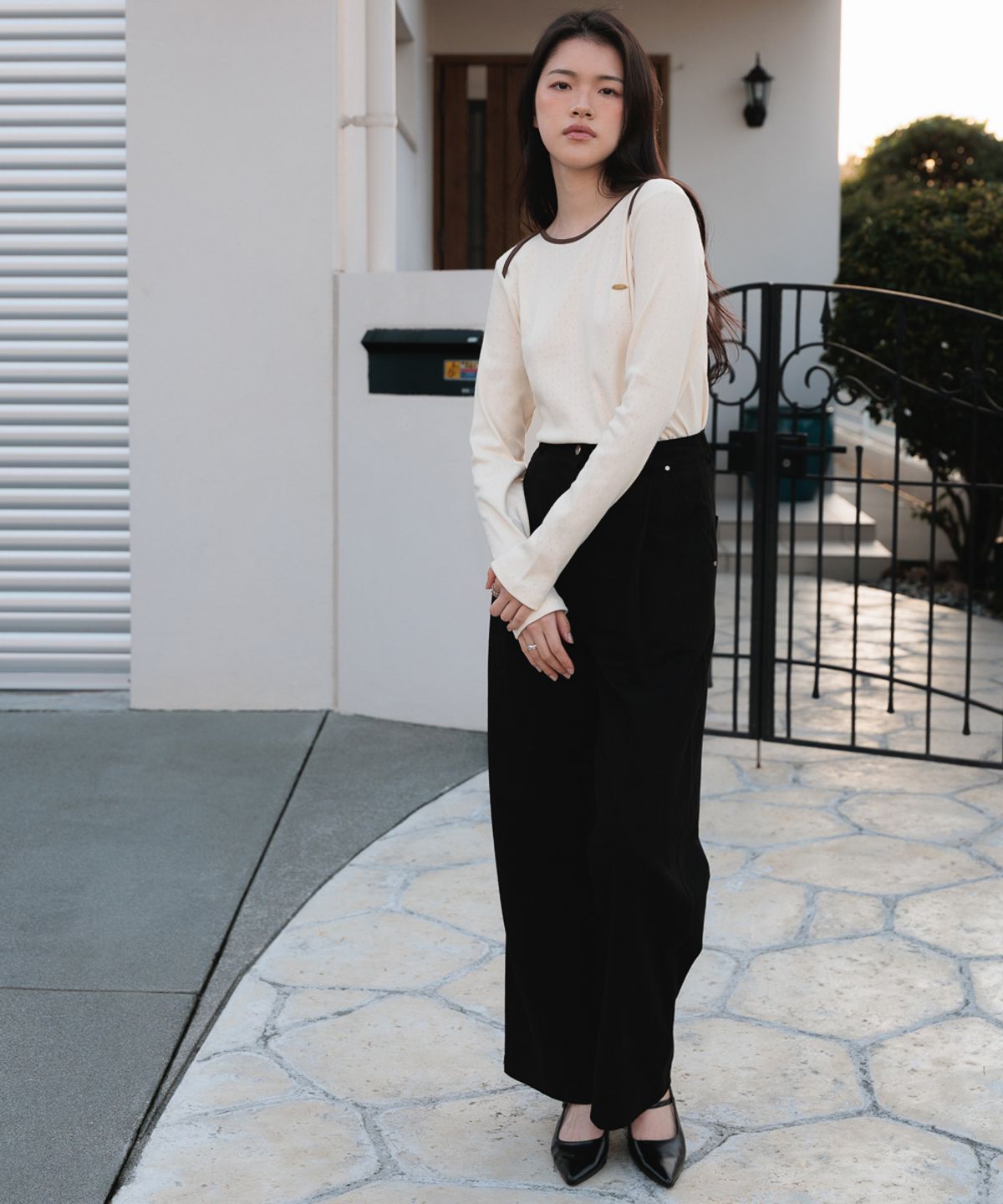 드헤베(DEHEVE) Eyelet Boat Neck Long Sleeve [Ivory]
