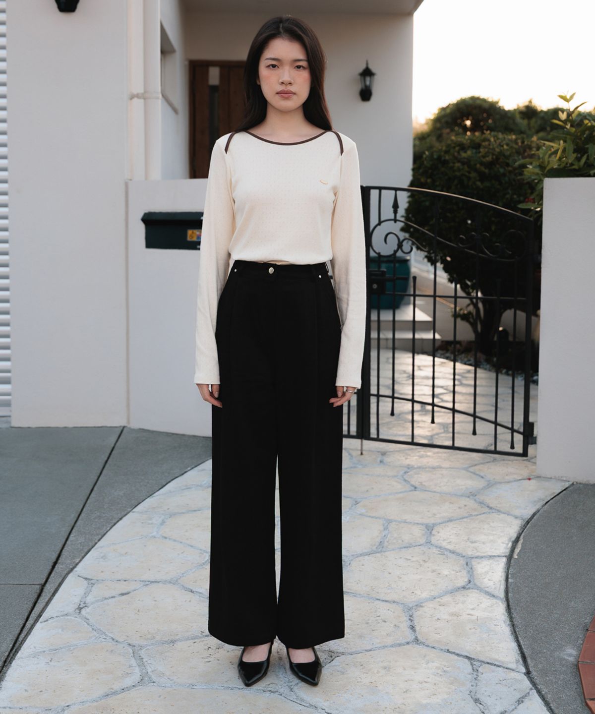 드헤베(DEHEVE) Eyelet Boat Neck Long Sleeve [Ivory]