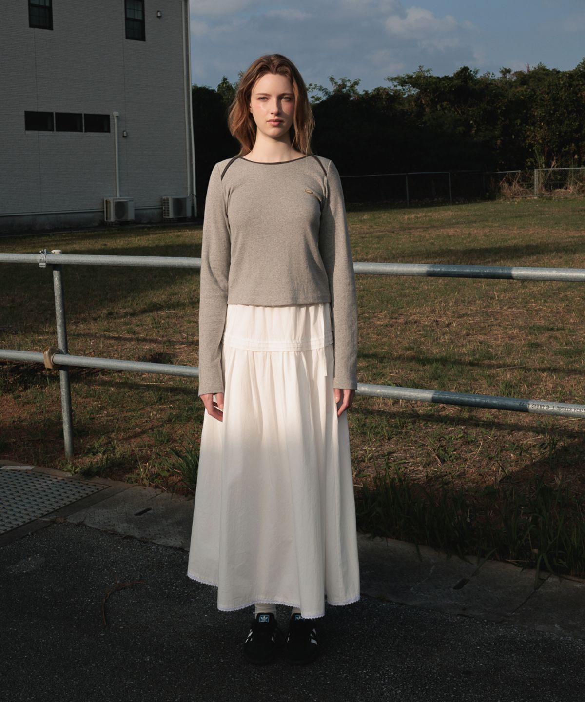 드헤베(DEHEVE) Eyelet Boat Neck Long Sleeve [Gray]