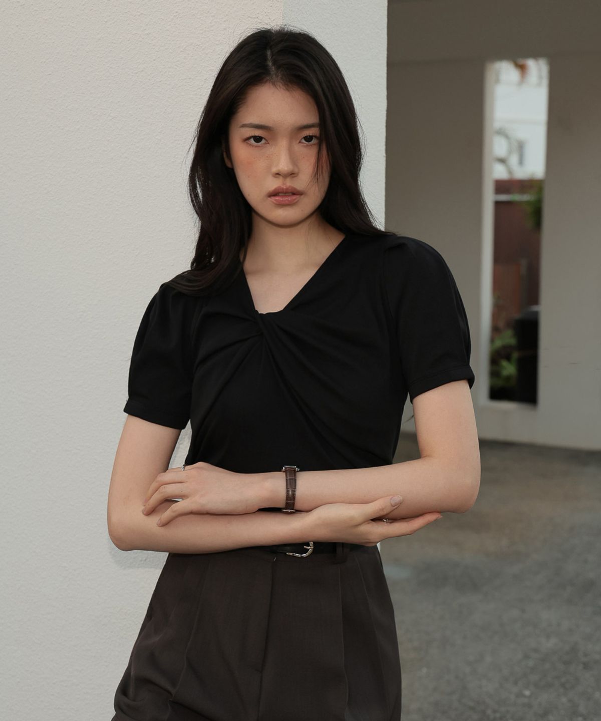 드헤베(DEHEVE) Twist Puff T-shirt [Black]