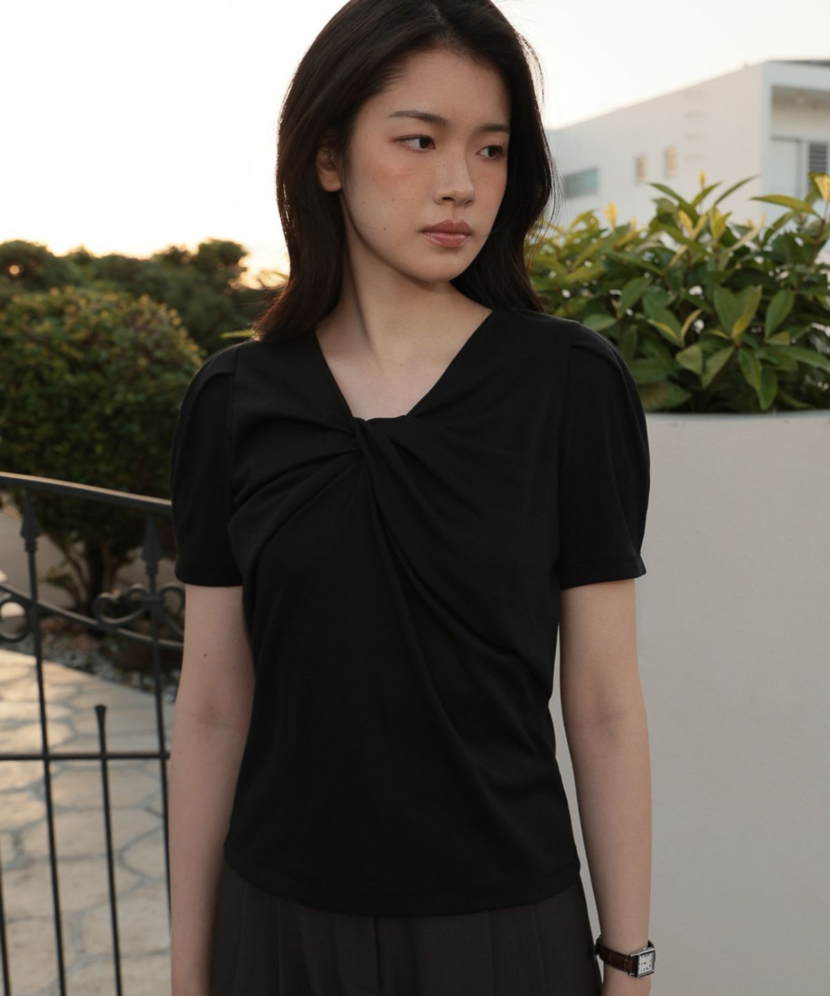 드헤베(DEHEVE) Twist Puff T-shirt [Black]