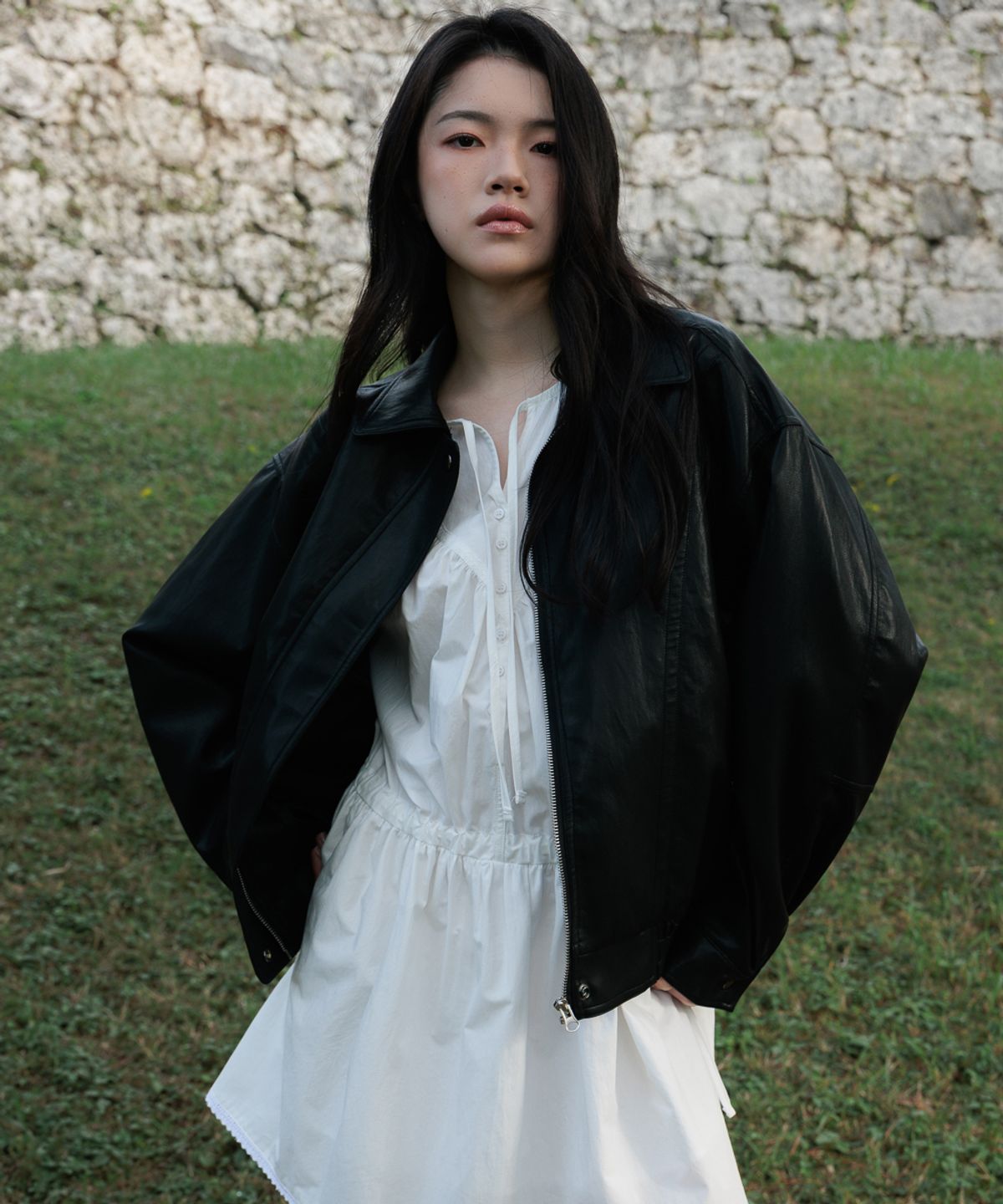 드헤베(DEHEVE) Button Shirring Mini Dress [Ivory]