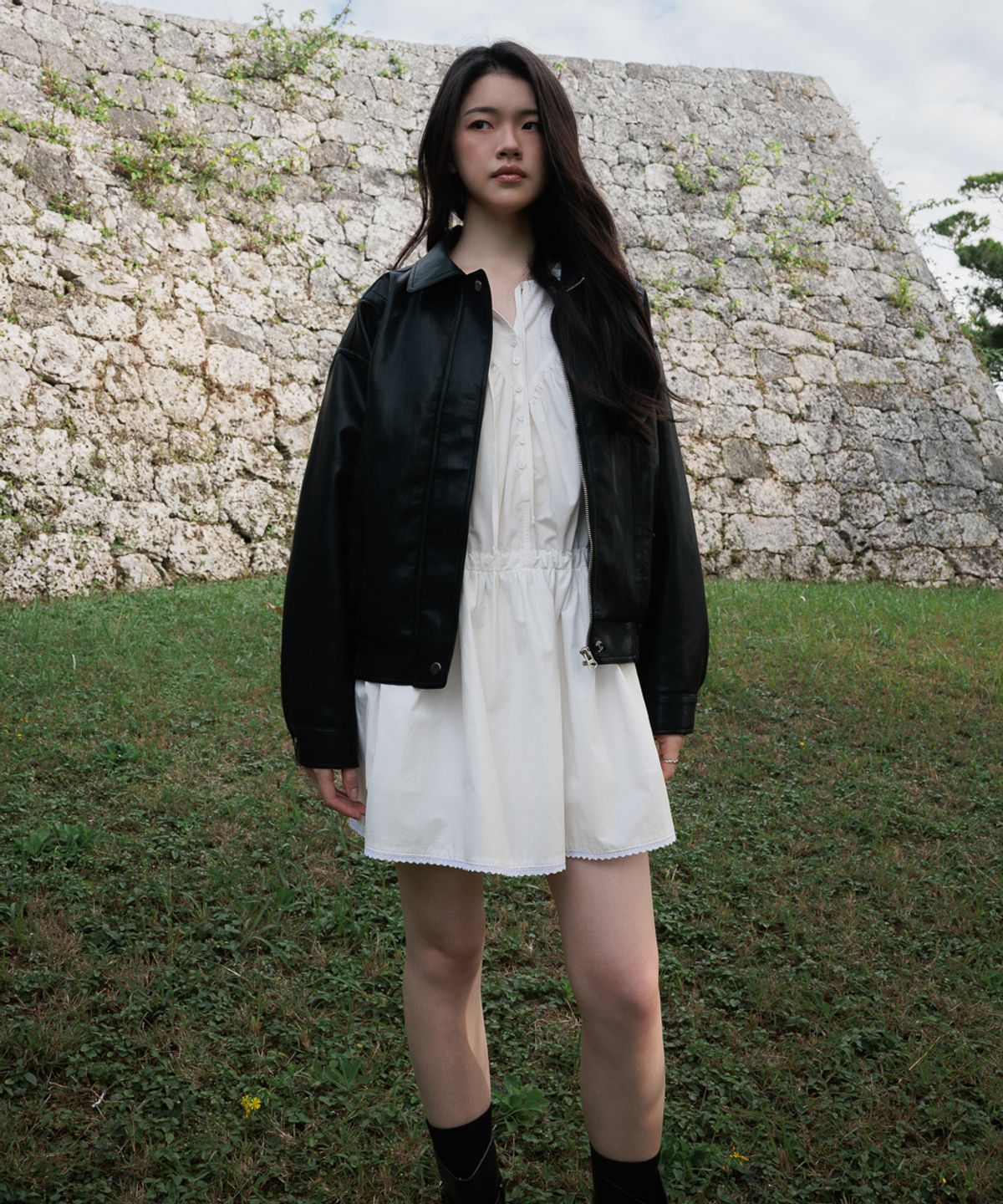 드헤베(DEHEVE) Button Shirring Mini Dress [Ivory]