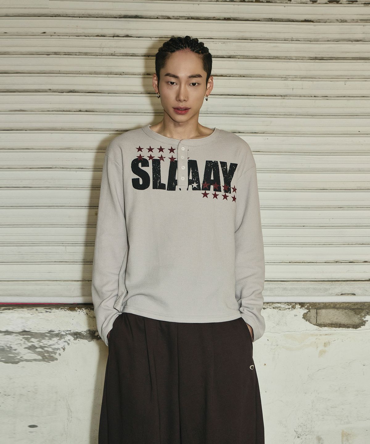 스켈리웩(SCALLYWAG) SLAAY 와플 헨리넥 롱 슬리브[모카]