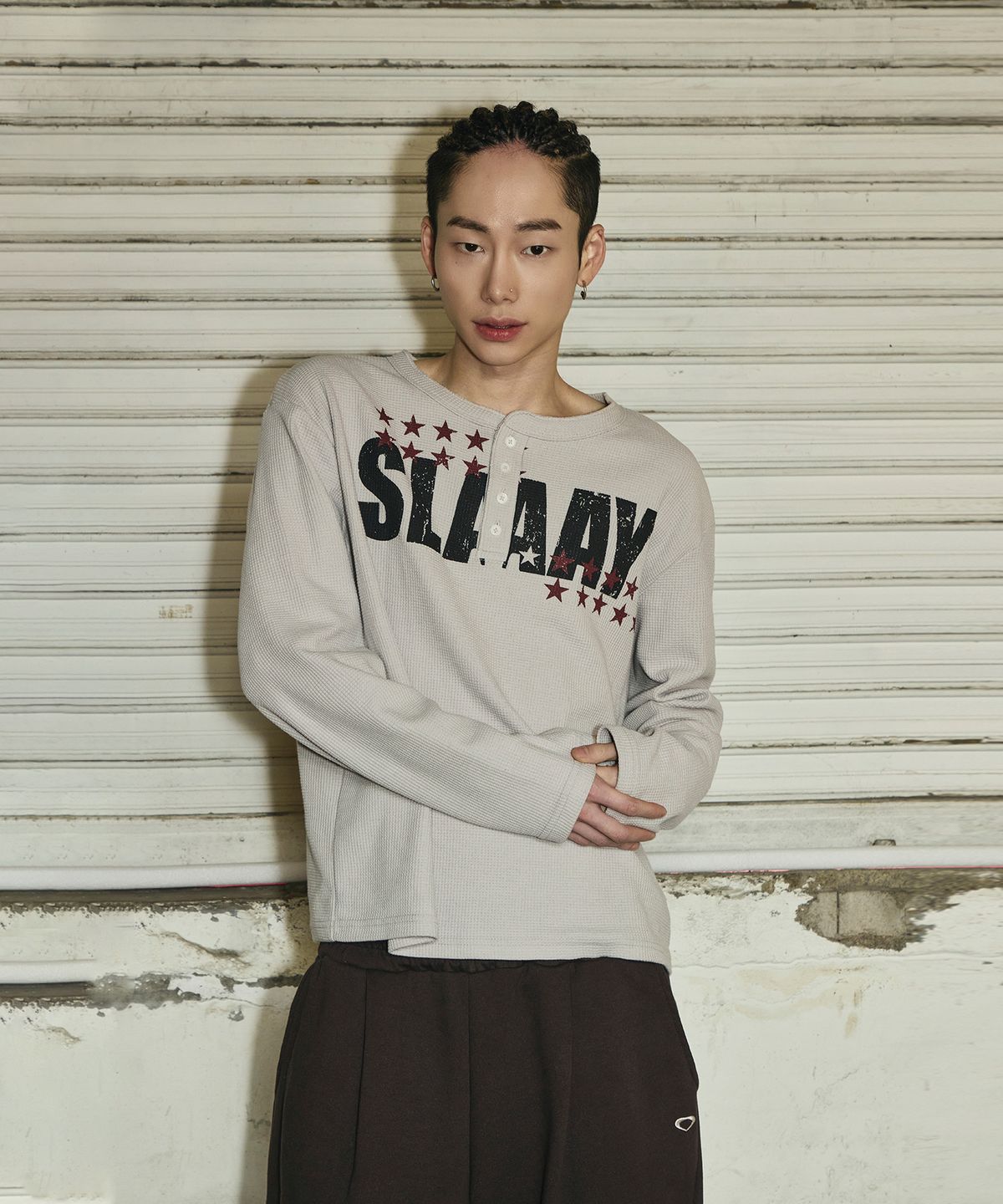 스켈리웩(SCALLYWAG) SLAAY 와플 헨리넥 롱 슬리브[모카]