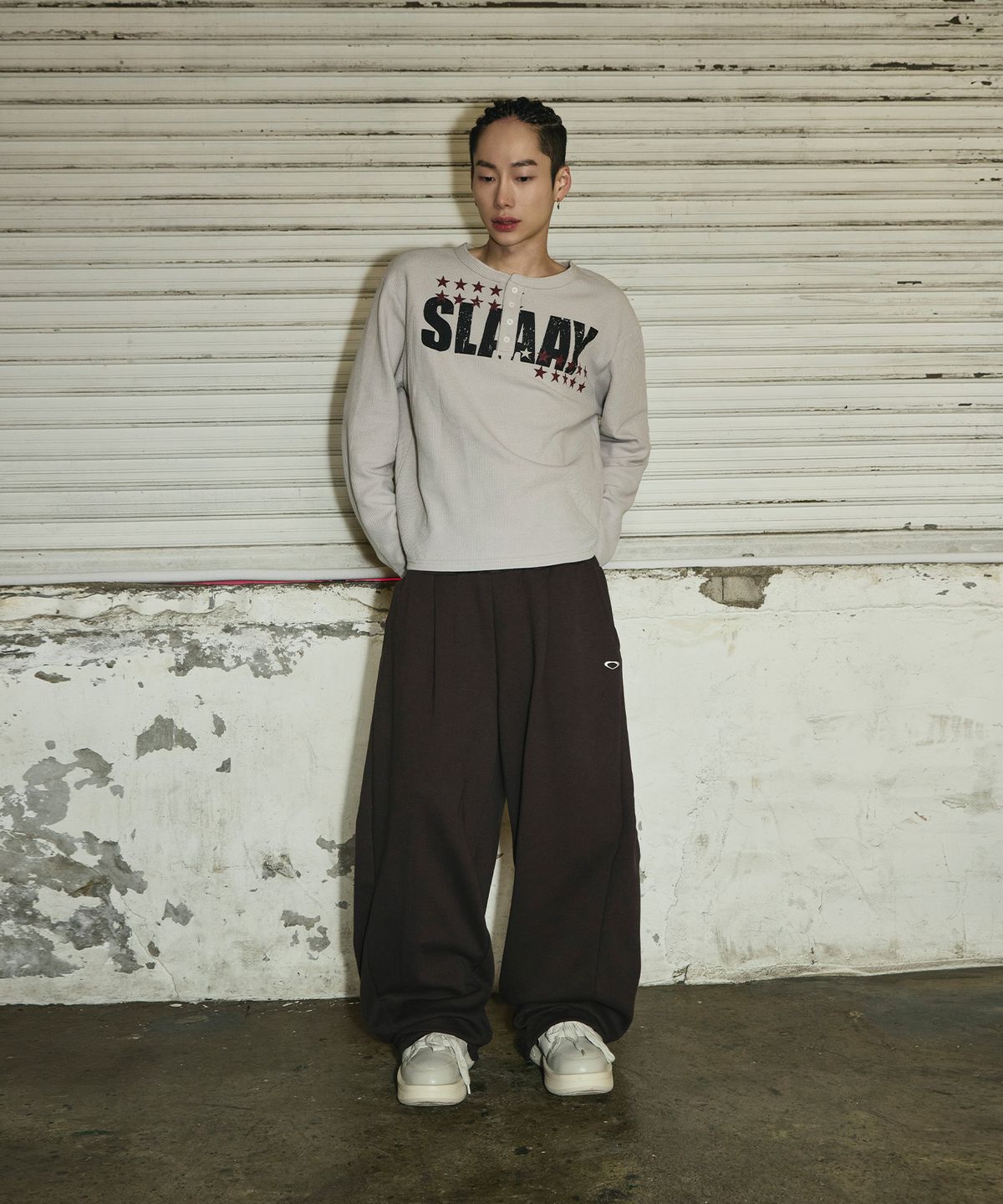 스켈리웩(SCALLYWAG) SLAAY 와플 헨리넥 롱 슬리브[모카]