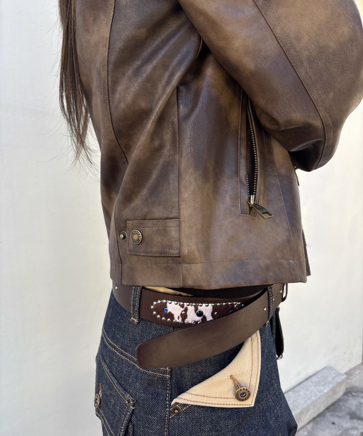 아캄(AAKAM) Calf Hair Gem Belt (Brown)