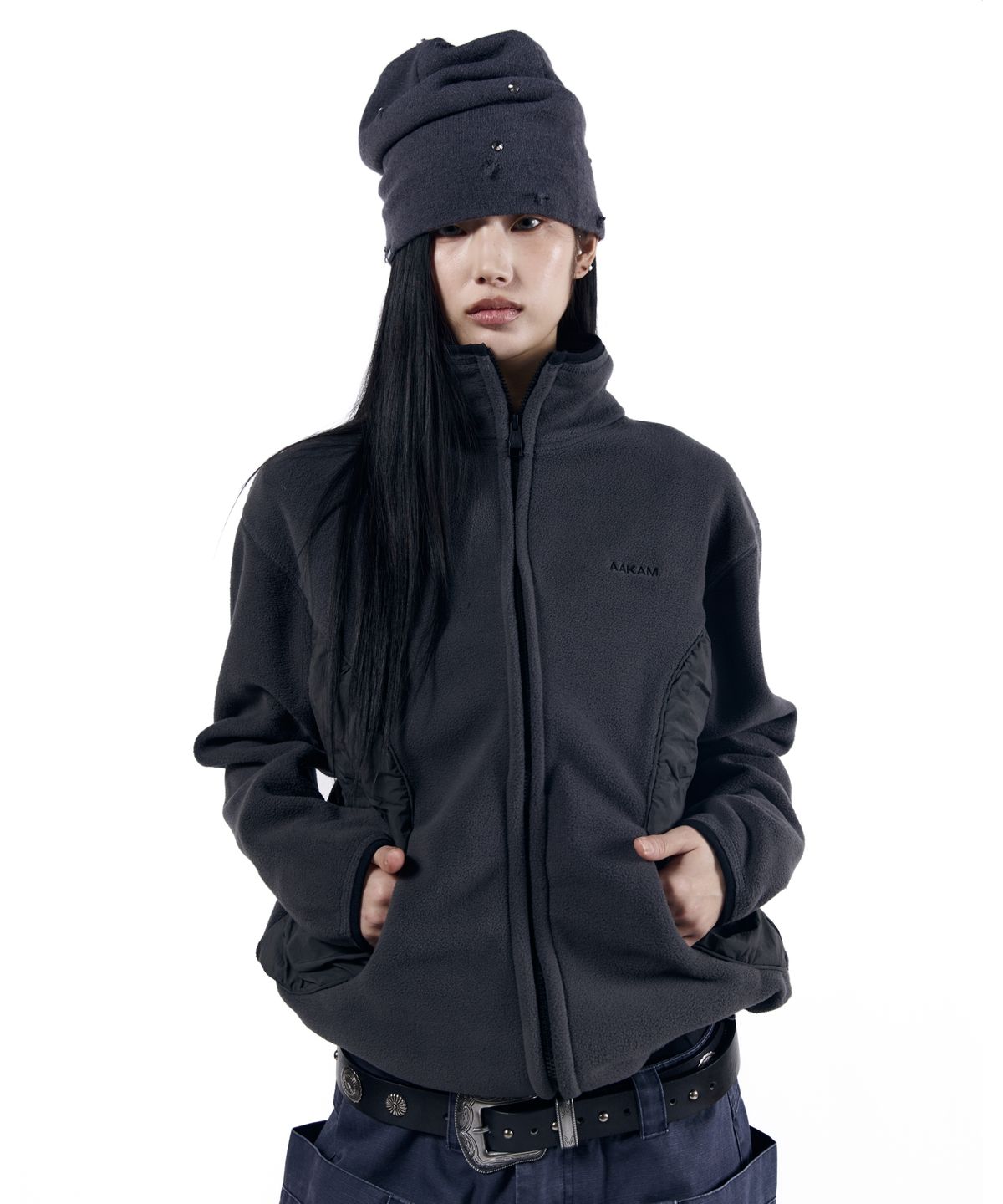 아캄(AAKAM) Rhinestone Damaged Long Beanie (Gray)