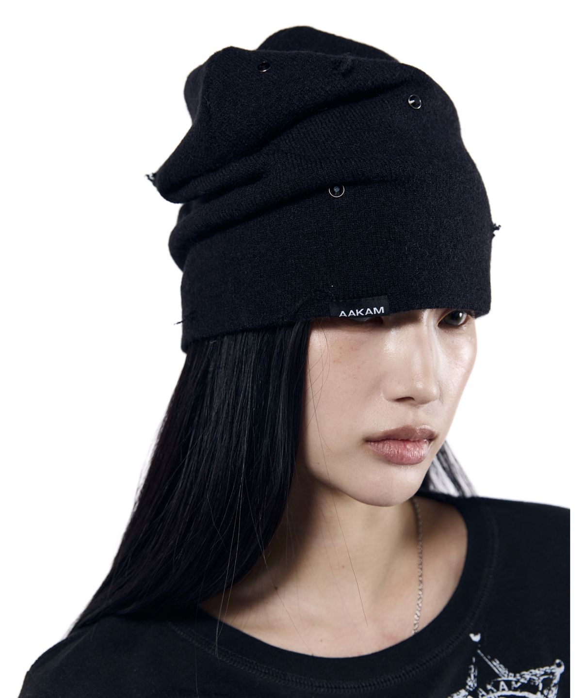 아캄(AAKAM) Rhinestone Damaged Long Beanie (Black)