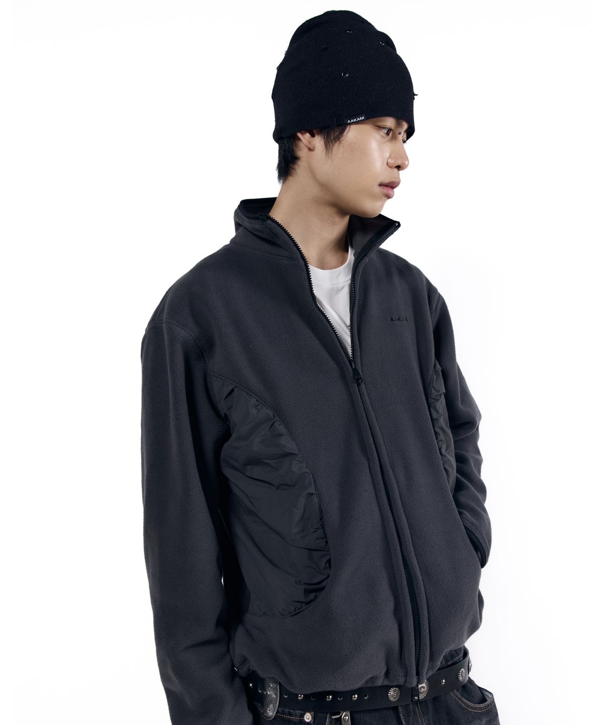 아캄(AAKAM) Rhinestone Damaged Long Beanie (Black)