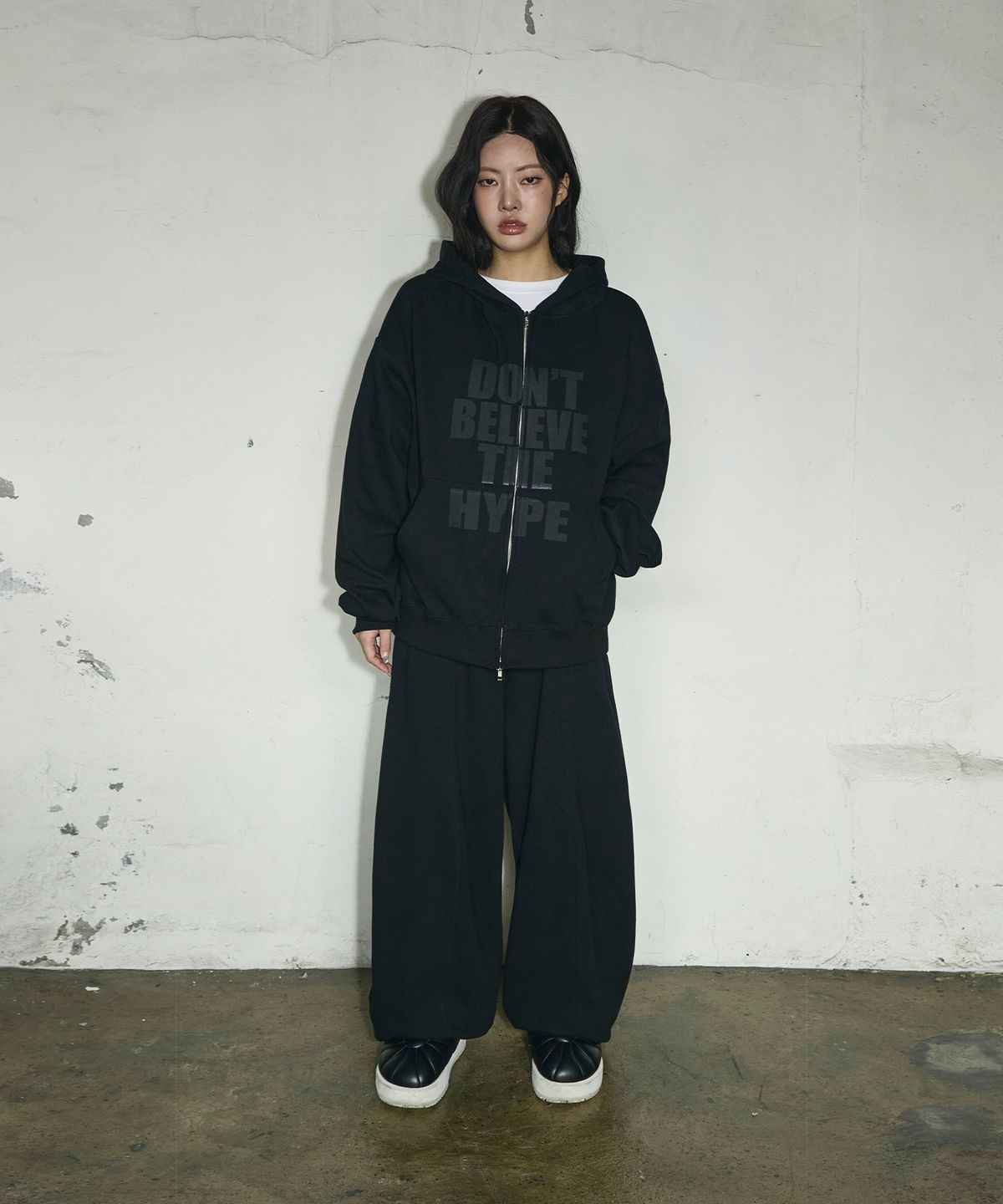 스켈리웩(SCALLYWAG) 레터링 오버핏 후드 집업[블랙]