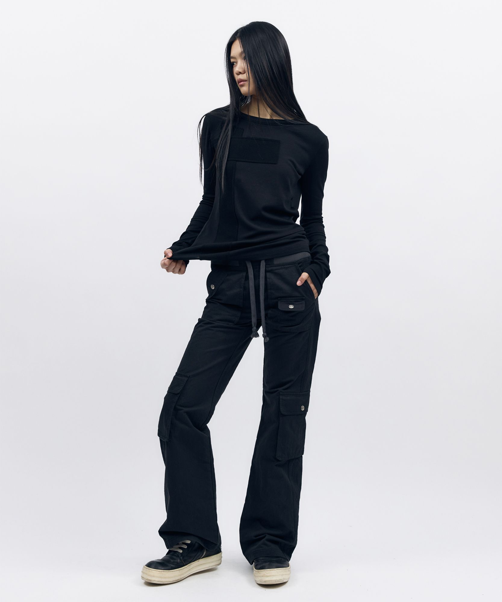 MUSINSA公式 | AAKAM Flare Cargo Pocket Pants (Black)