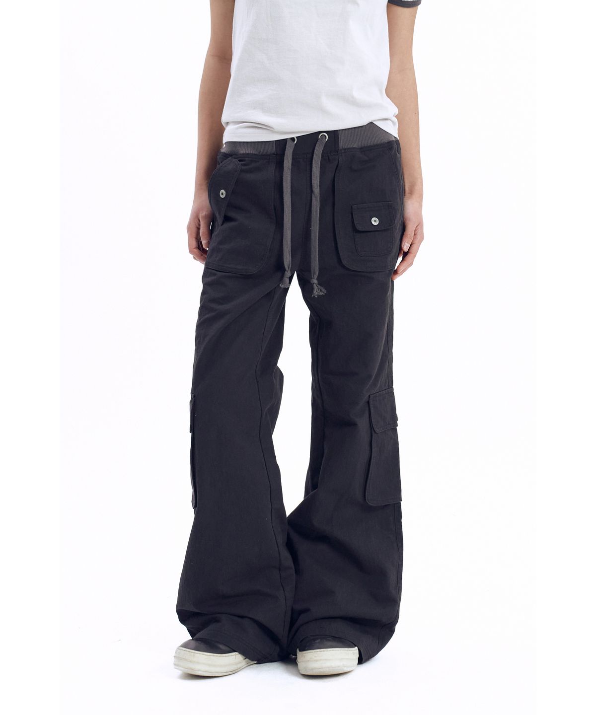아캄(AAKAM) Flare Cargo Pocket Pants (Black)
