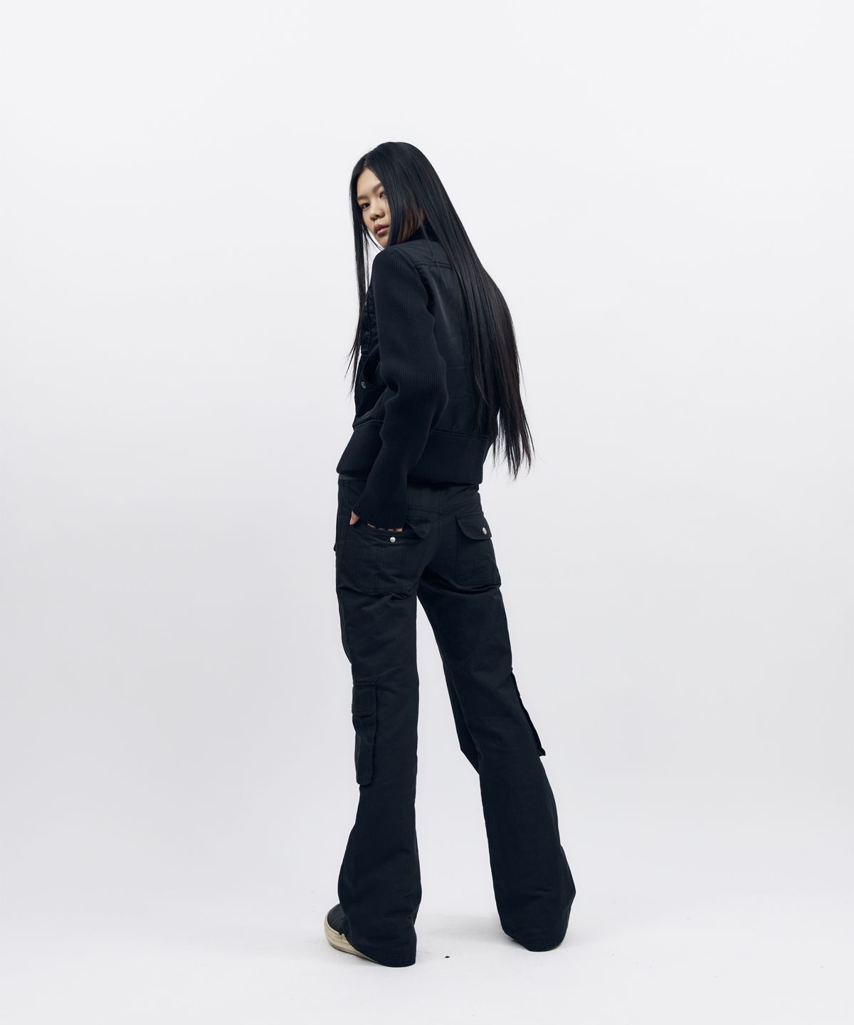 아캄(AAKAM) Flare Cargo Pocket Pants (Black)