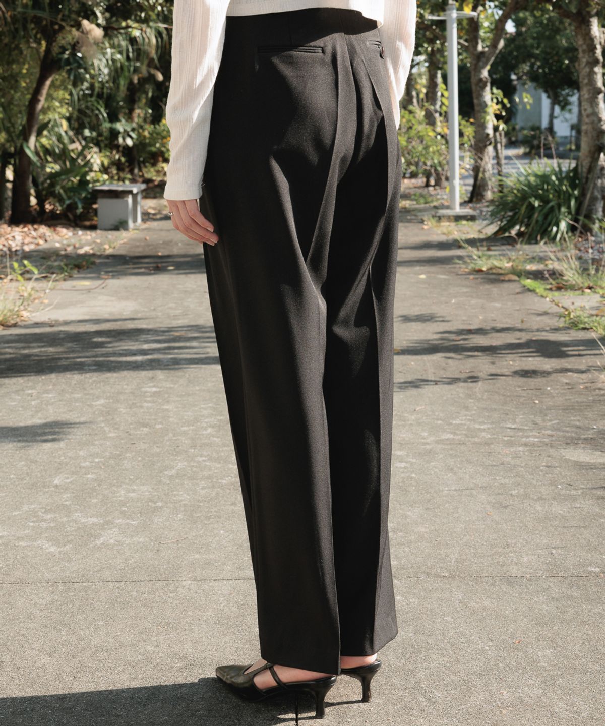 드헤베(DEHEVE) Classic Pintuck Wide Slacks [Black]