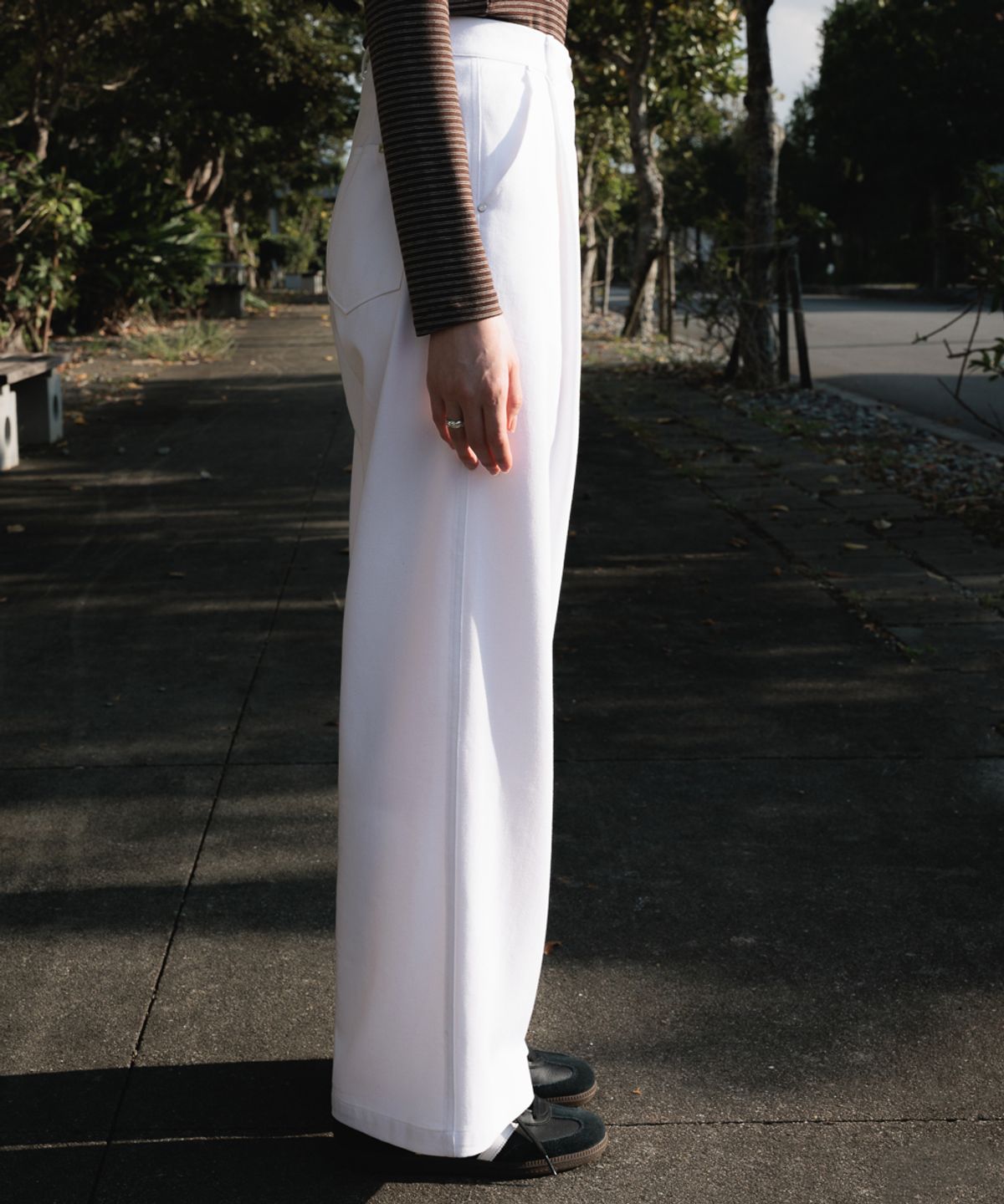 드헤베(DEHEVE) Cotton Pintuck Wide Pants [White]
