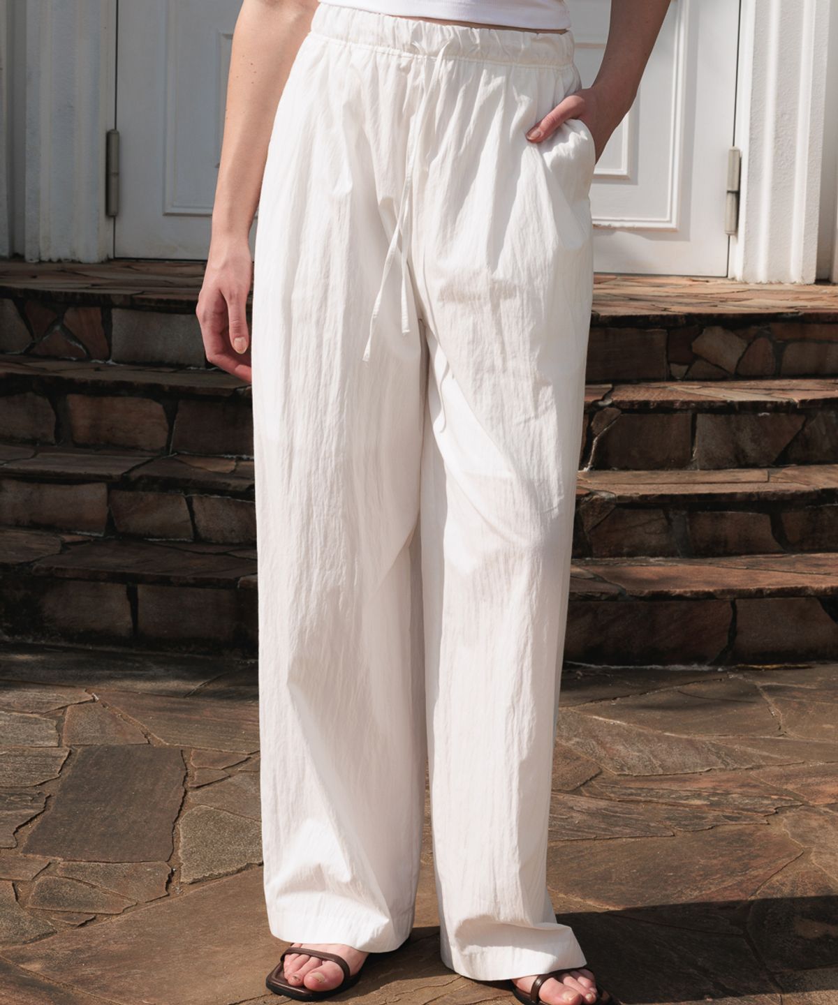 드헤베(DEHEVE) String Pintuck Wide Pants [White]