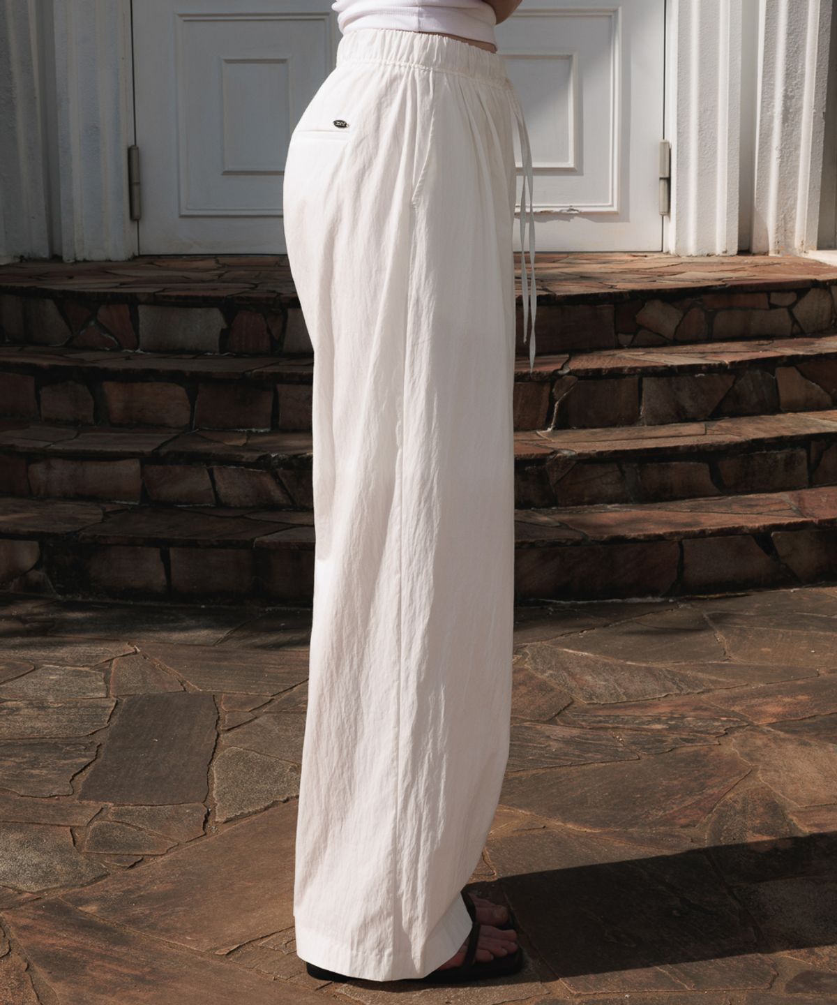 드헤베(DEHEVE) String Pintuck Wide Pants [White]