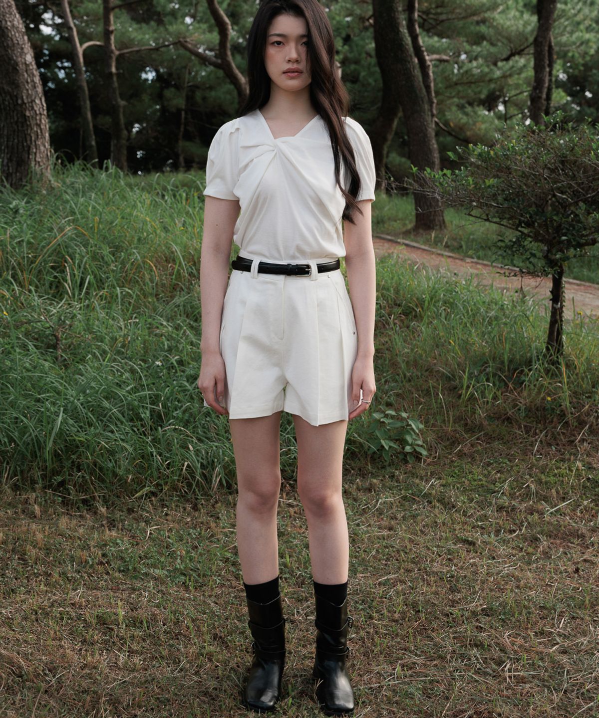 드헤베(DEHEVE) Double Pintuck Half Pants [White]