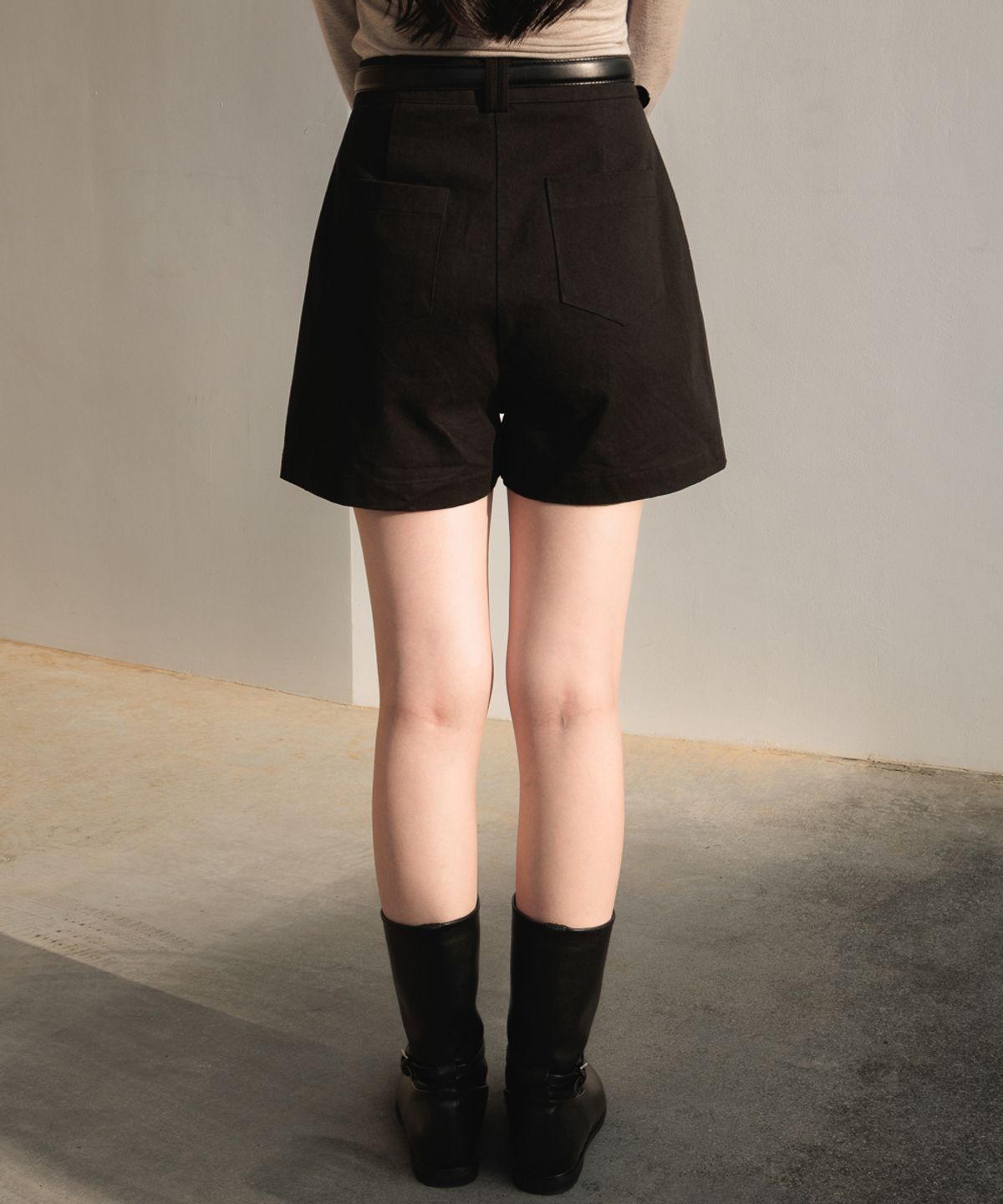 드헤베(DEHEVE) Double Pintuck Half Pants [Black]