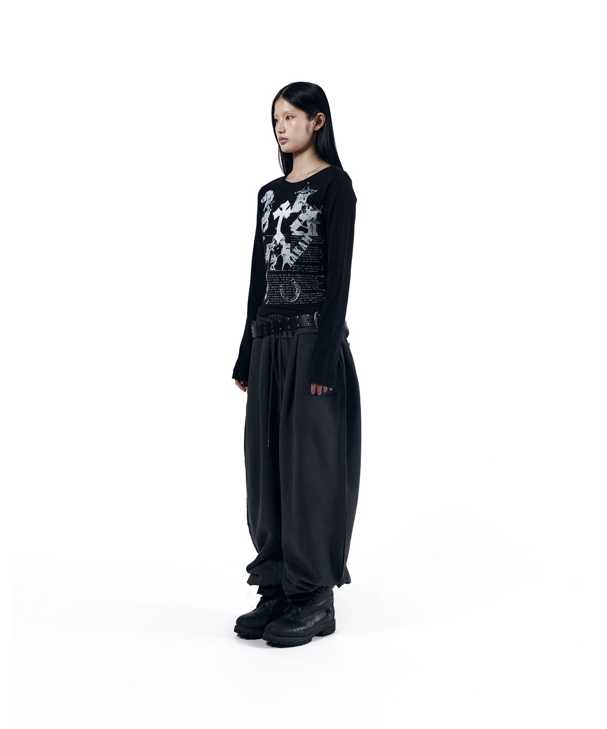 아캄(AAKAM) Side Damaged Sweatpants (Dark Gray)