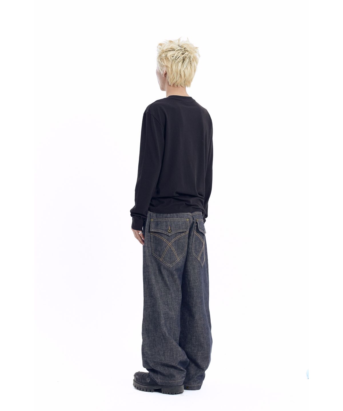 아캄(AAKAM) Western Muse Long Sleeve (Black)