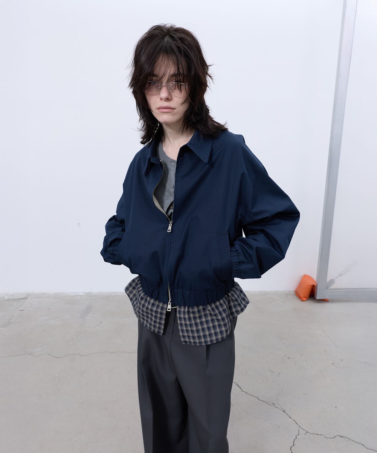 엘씨디씨티엠(LCDC™) CHECK DETAIL BLOUSON JACKET (NAVY)