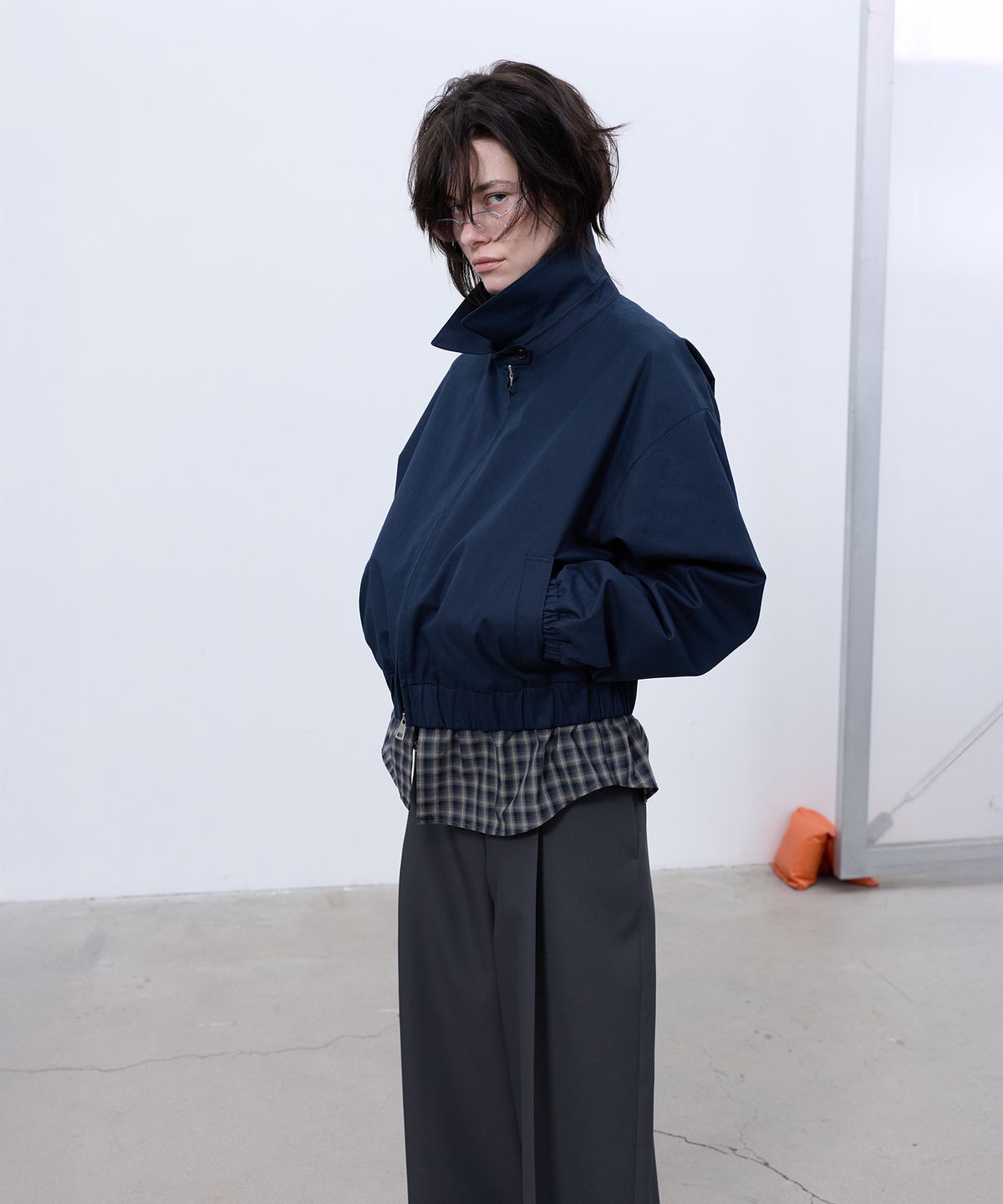 엘씨디씨티엠(LCDC™) CHECK DETAIL BLOUSON JACKET (NAVY)