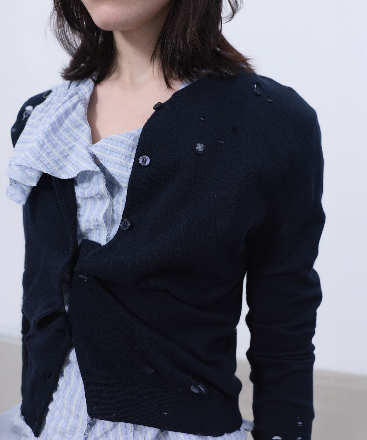 엘씨디씨티엠(LCDC™) DISTRESSED CARDIGAN (NAVY)