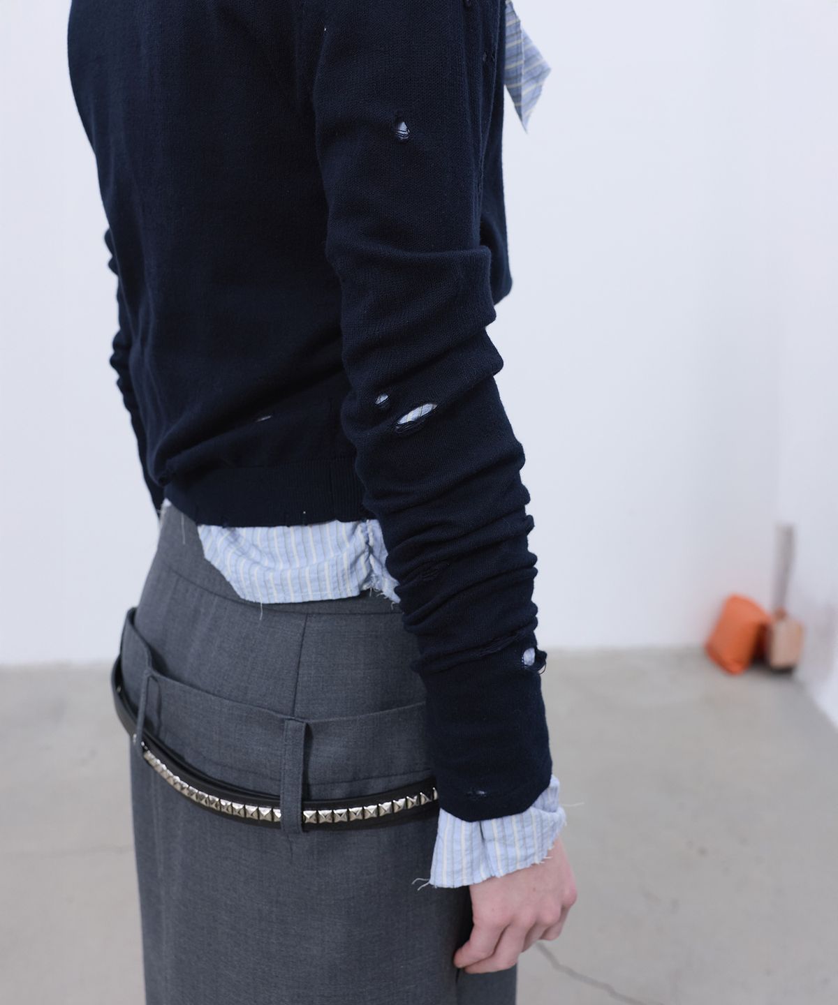 엘씨디씨티엠(LCDC™) DISTRESSED CARDIGAN (NAVY)