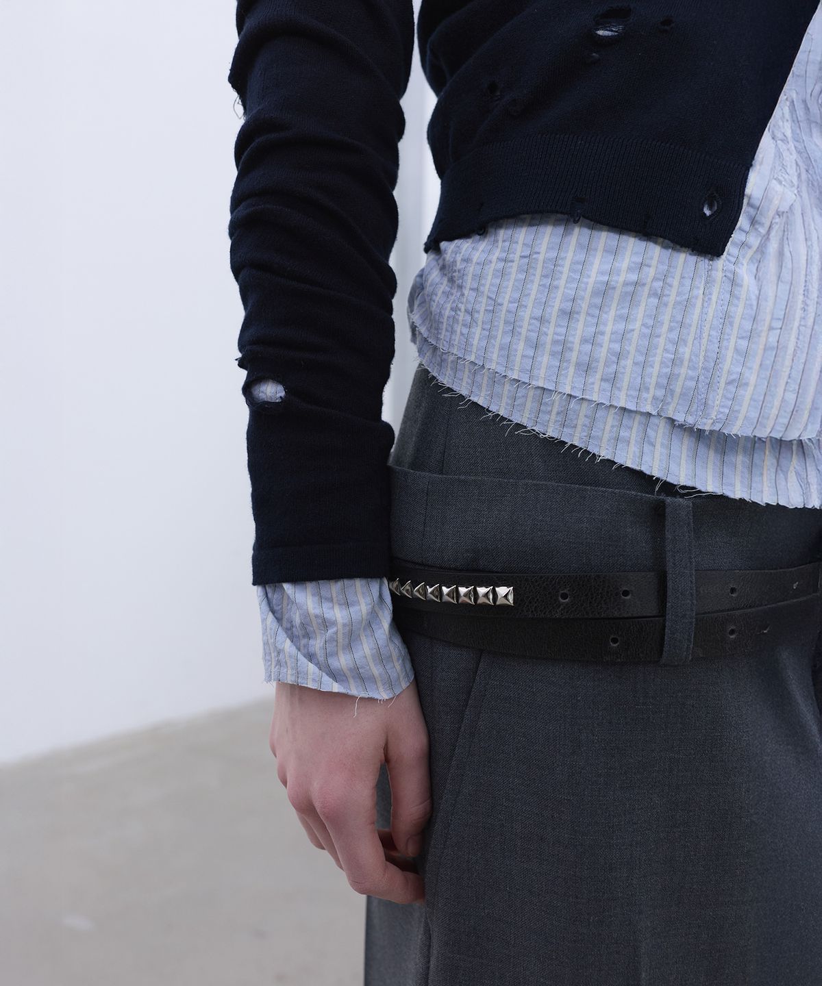 엘씨디씨티엠(LCDC™) DISTRESSED CARDIGAN (NAVY)