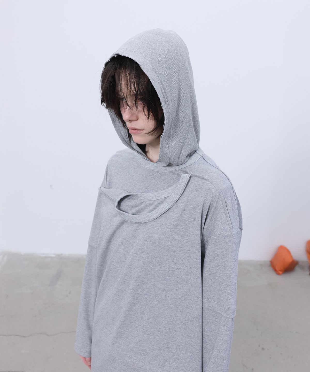 엘씨디씨티엠(LCDC™) HALTERNECK-DETAILED TOP (MELANGE GREY)