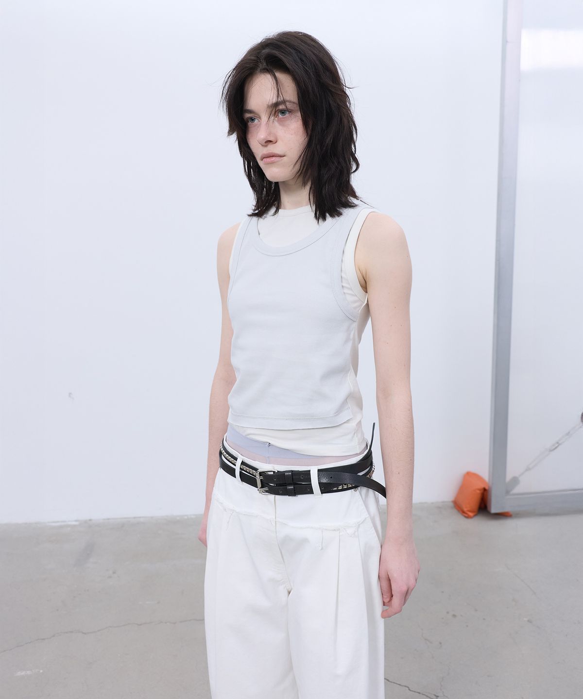엘씨디씨티엠(LCDC™) DOUBLE LAYERED SLEEVELESS TOP (WHITE)