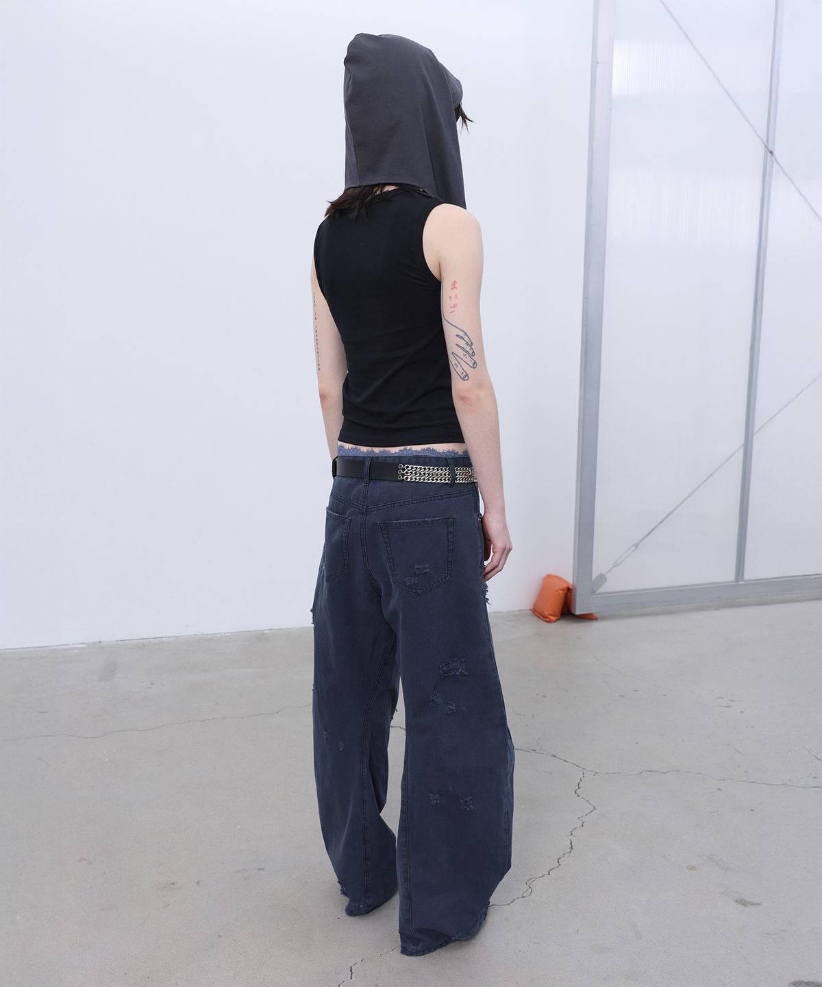 엘씨디씨티엠(LCDC™) DOUBLE LAYERED SLEEVELESS TOP (BLACK)