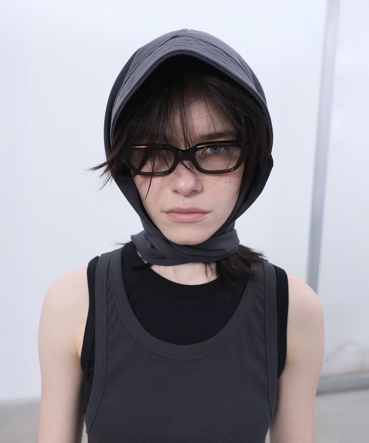 엘씨디씨티엠(LCDC™) DOUBLE LAYERED SLEEVELESS TOP (BLACK)