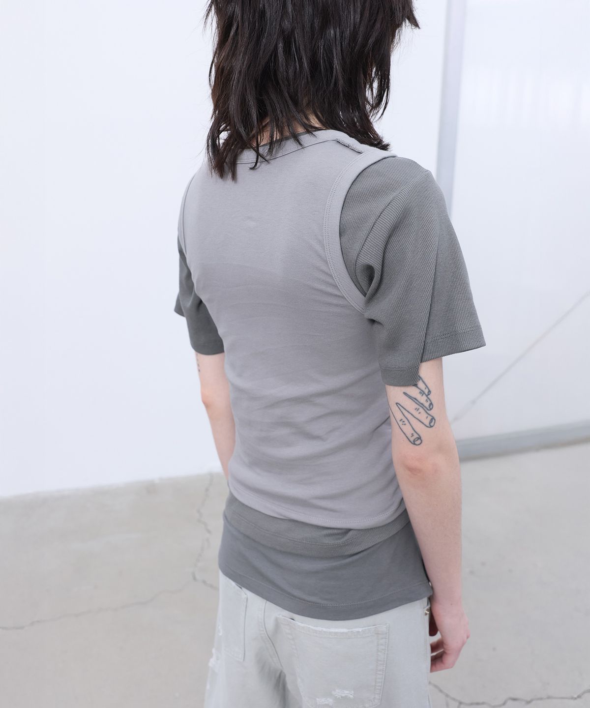 엘씨디씨티엠(LCDC™) DOUBLE LAYERED SLEEVELESS TOP (GREY)