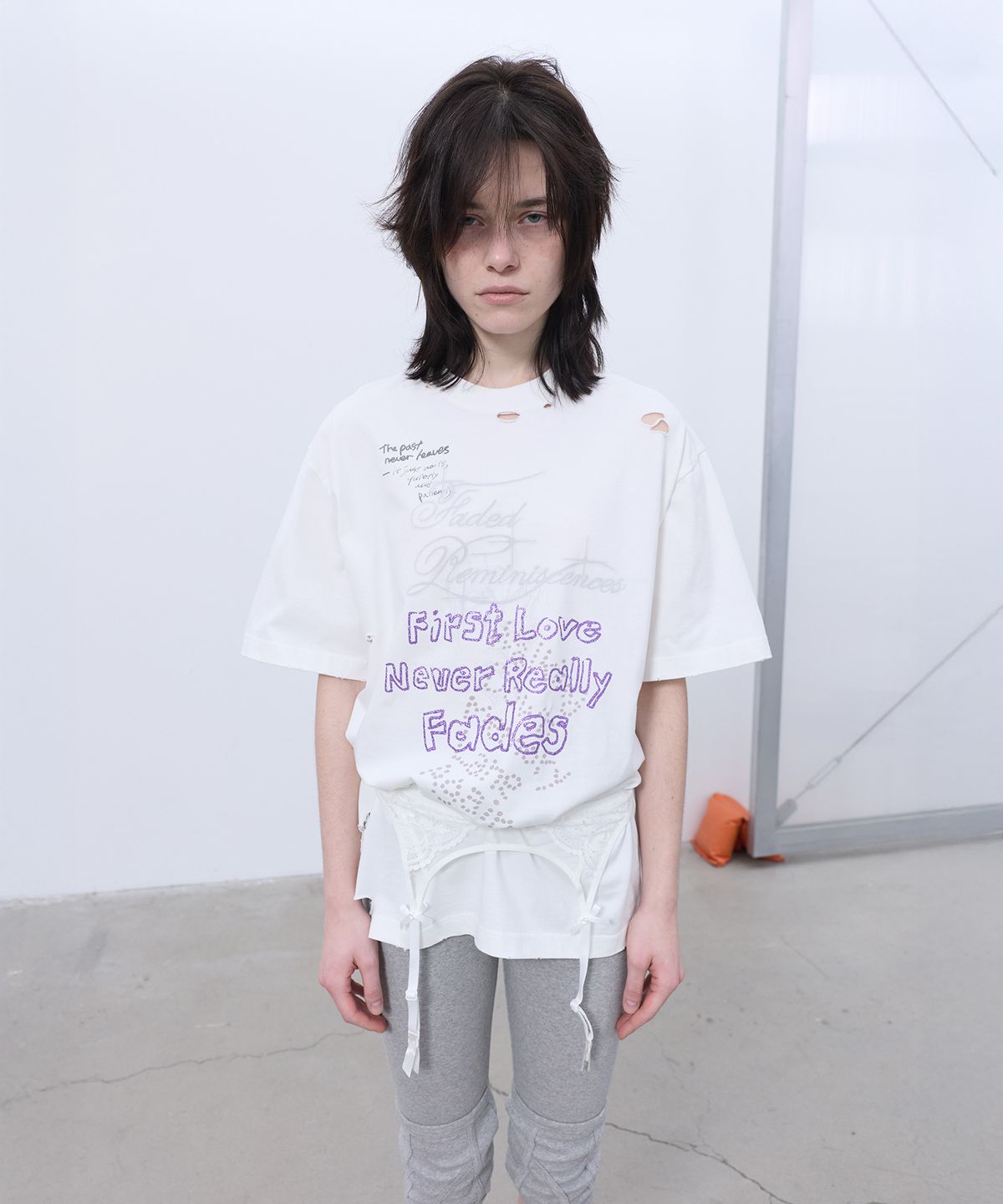 엘씨디씨티엠(LCDC™) DISTRESSED OVERSIZED T-SHIRT (WHITE)