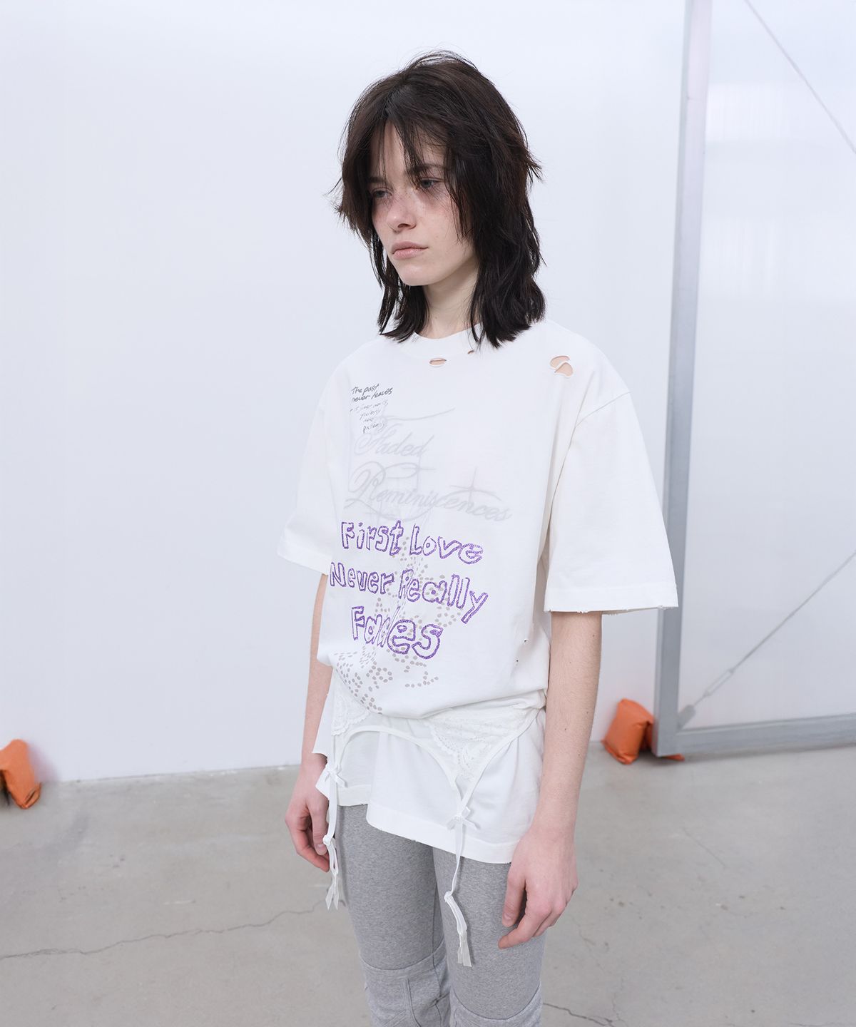 엘씨디씨티엠(LCDC™) DISTRESSED OVERSIZED T-SHIRT (WHITE)