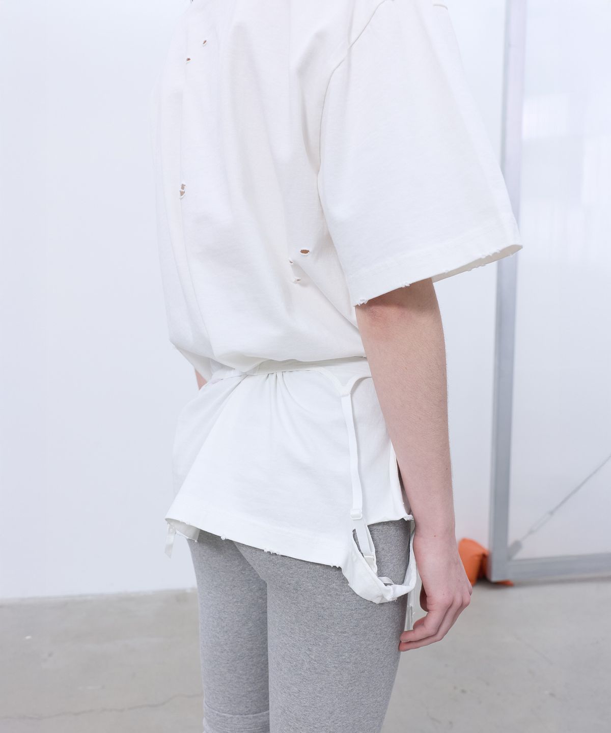 엘씨디씨티엠(LCDC™) DISTRESSED OVERSIZED T-SHIRT (WHITE)