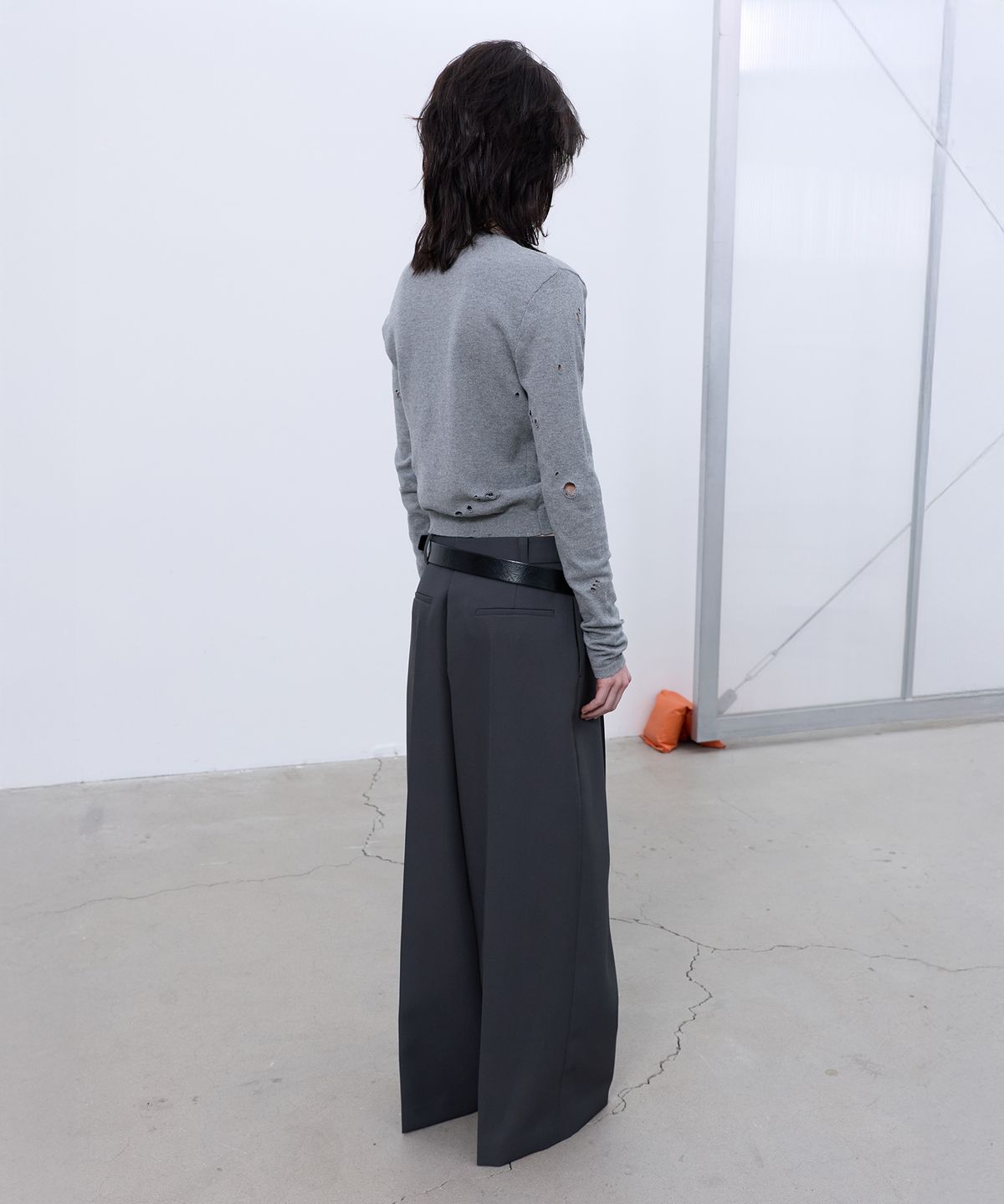엘씨디씨티엠(LCDC™) BACK-PLEATED WIDE PANTS (GREY)