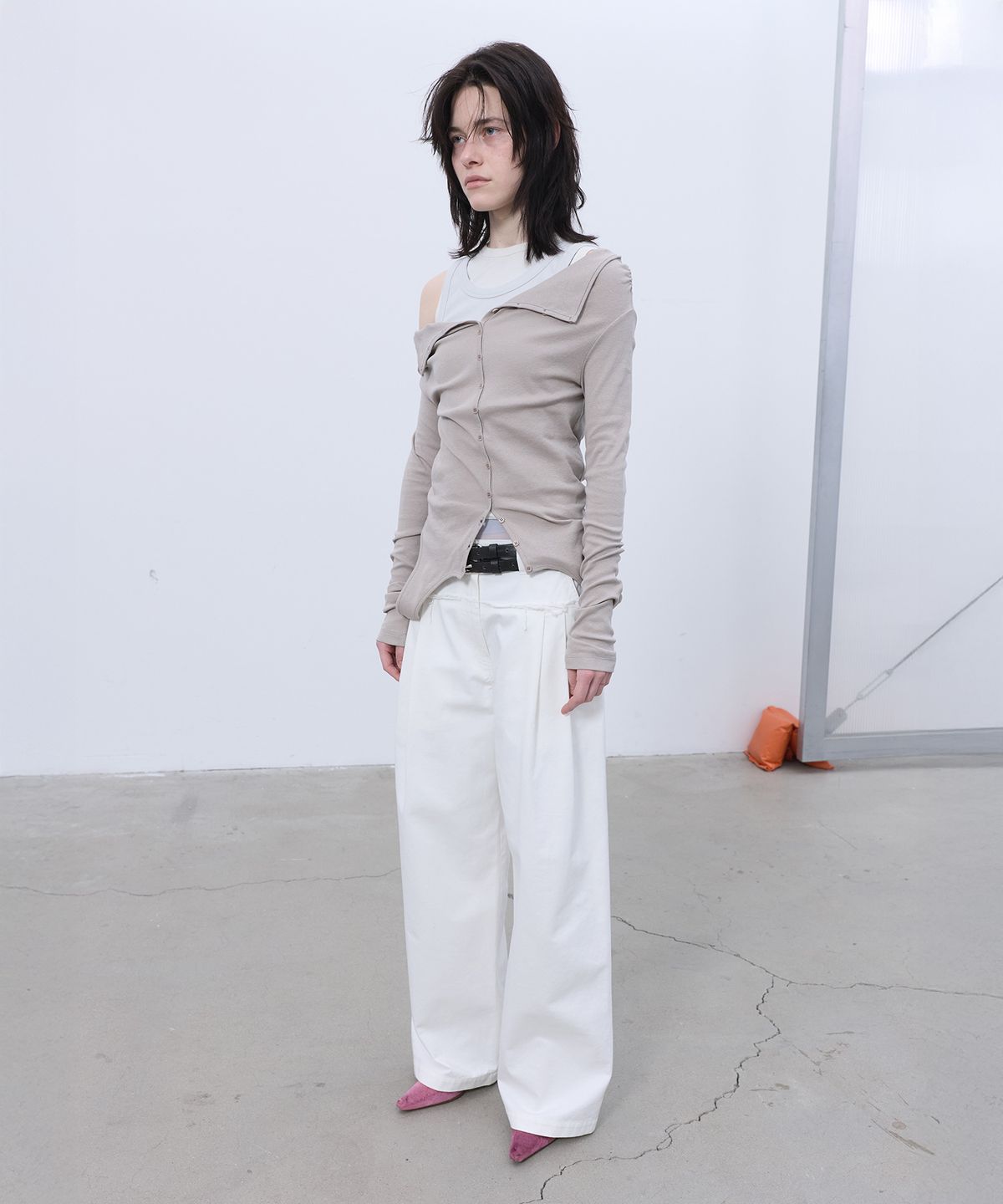 엘씨디씨티엠(LCDC™) FRAYED LINE DETAIL PANTS (WHITE)
