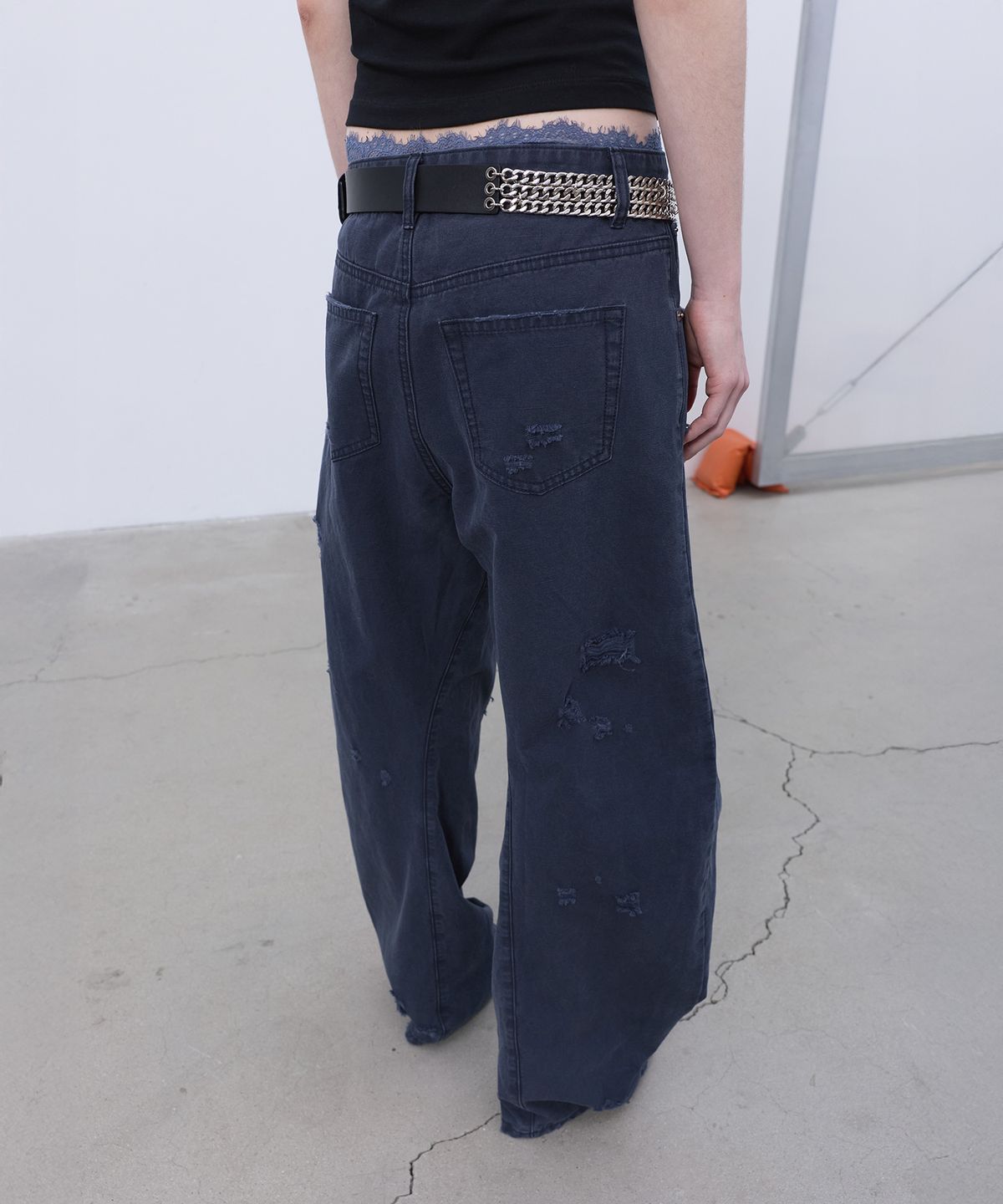 엘씨디씨티엠(LCDC™) DISTRESSED CURVED PANTS (DARK NAVY)