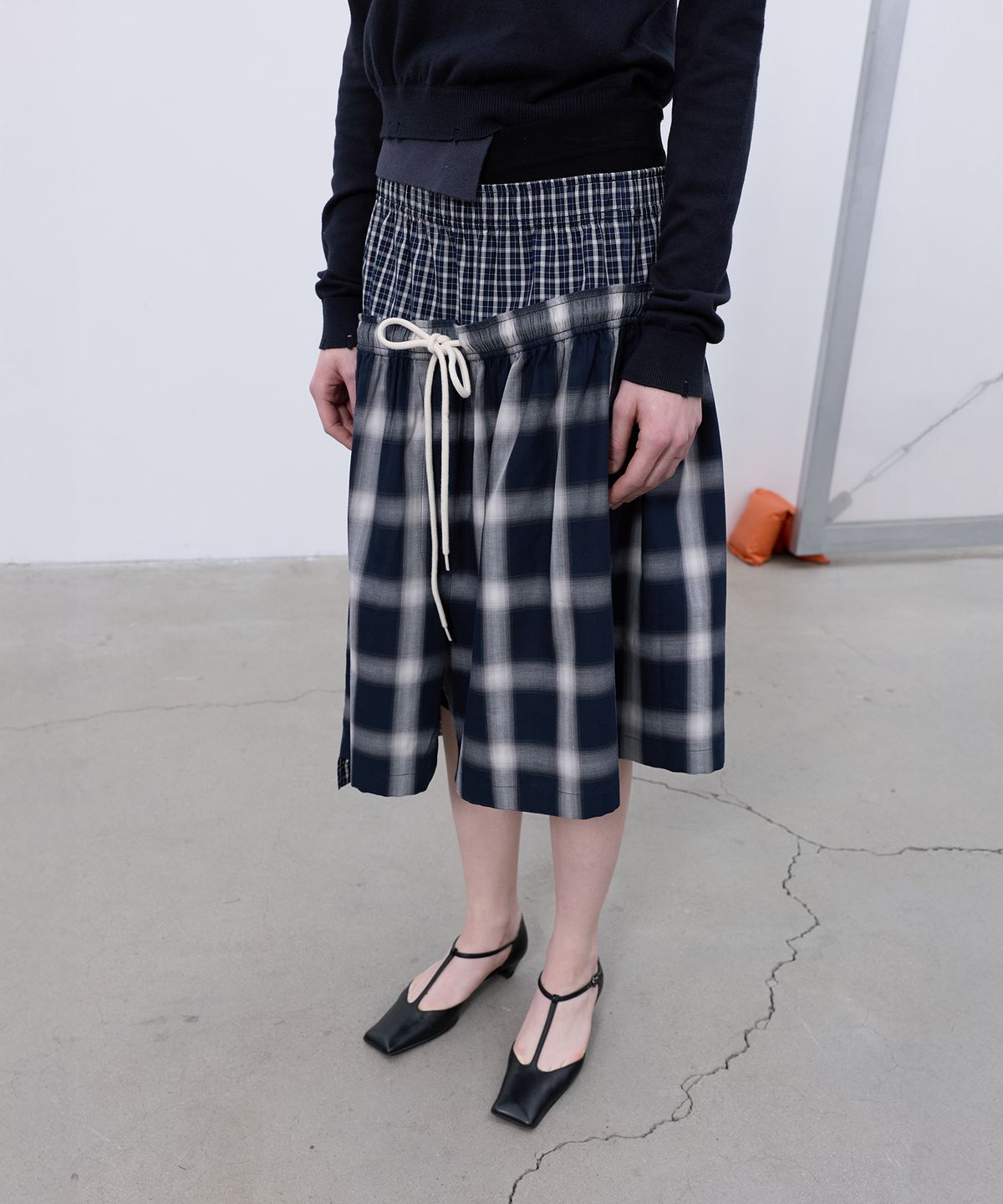 엘씨디씨티엠(LCDC™) NAVY CHECKMIX FRILL SKIRT (NAVY)