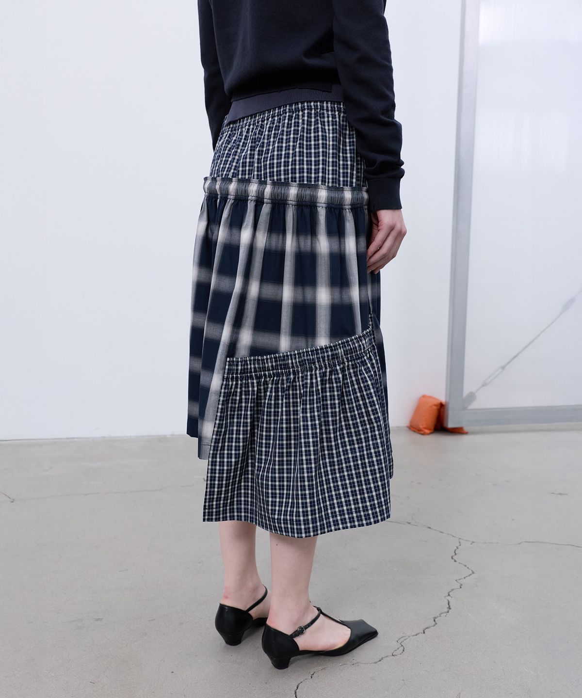 엘씨디씨티엠(LCDC™) NAVY CHECKMIX FRILL SKIRT (NAVY)
