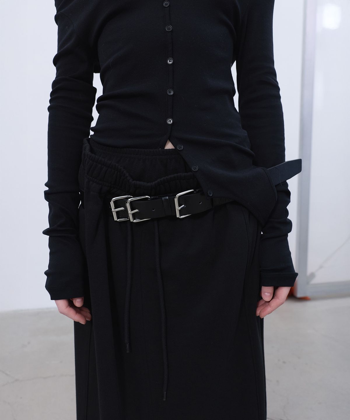 엘씨디씨티엠(LCDC™) DOUBLE-LAYERED DETAIL SKIRT (BLACK)