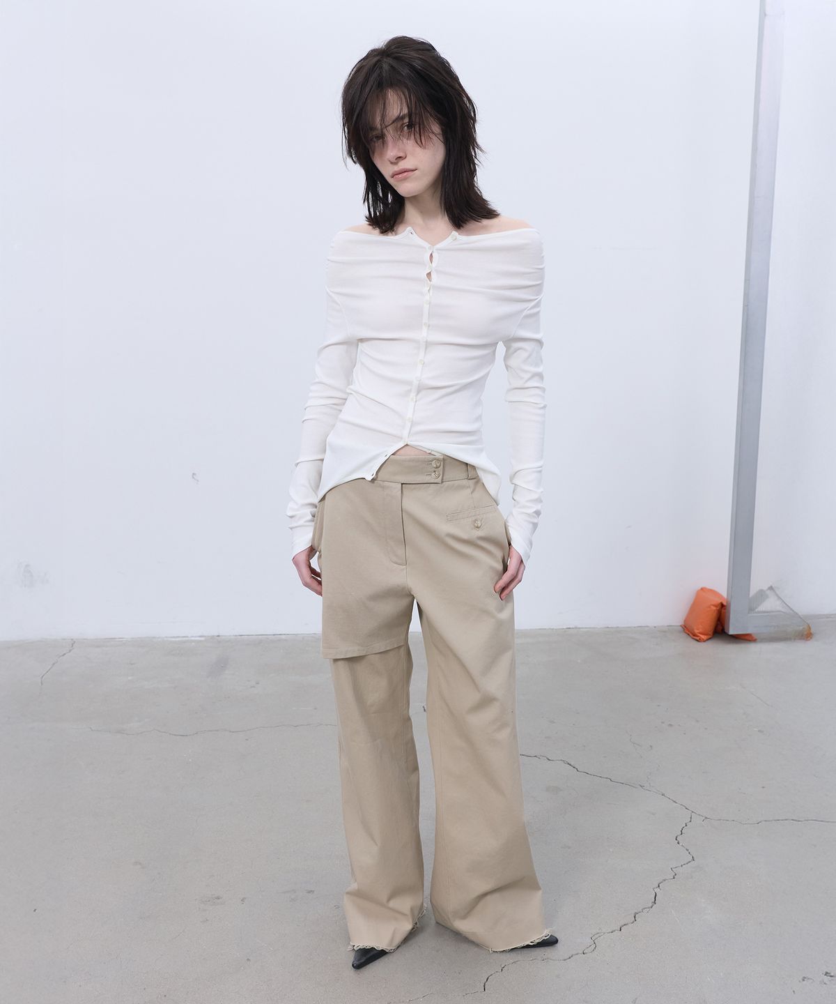 엘씨디씨티엠(LCDC™) TWO-WAY BUTTON-UP TOP (WHITE)