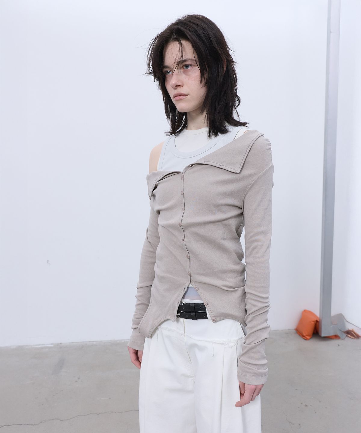 엘씨디씨티엠(LCDC™) TWO-WAY BUTTON-UP TOP (BEIGE)